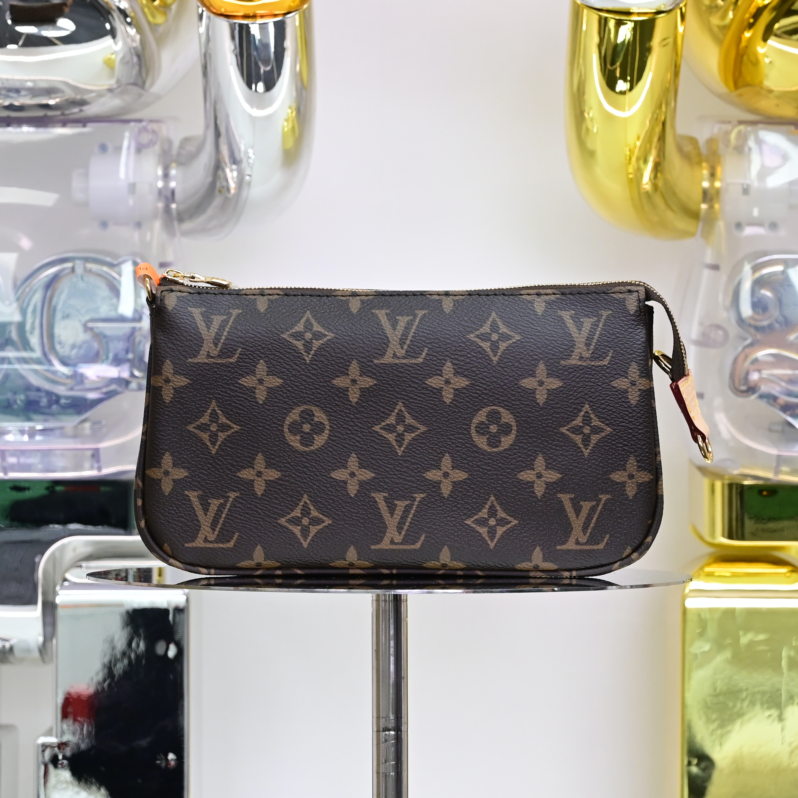 LOUIS VUITTON - finekick.vip