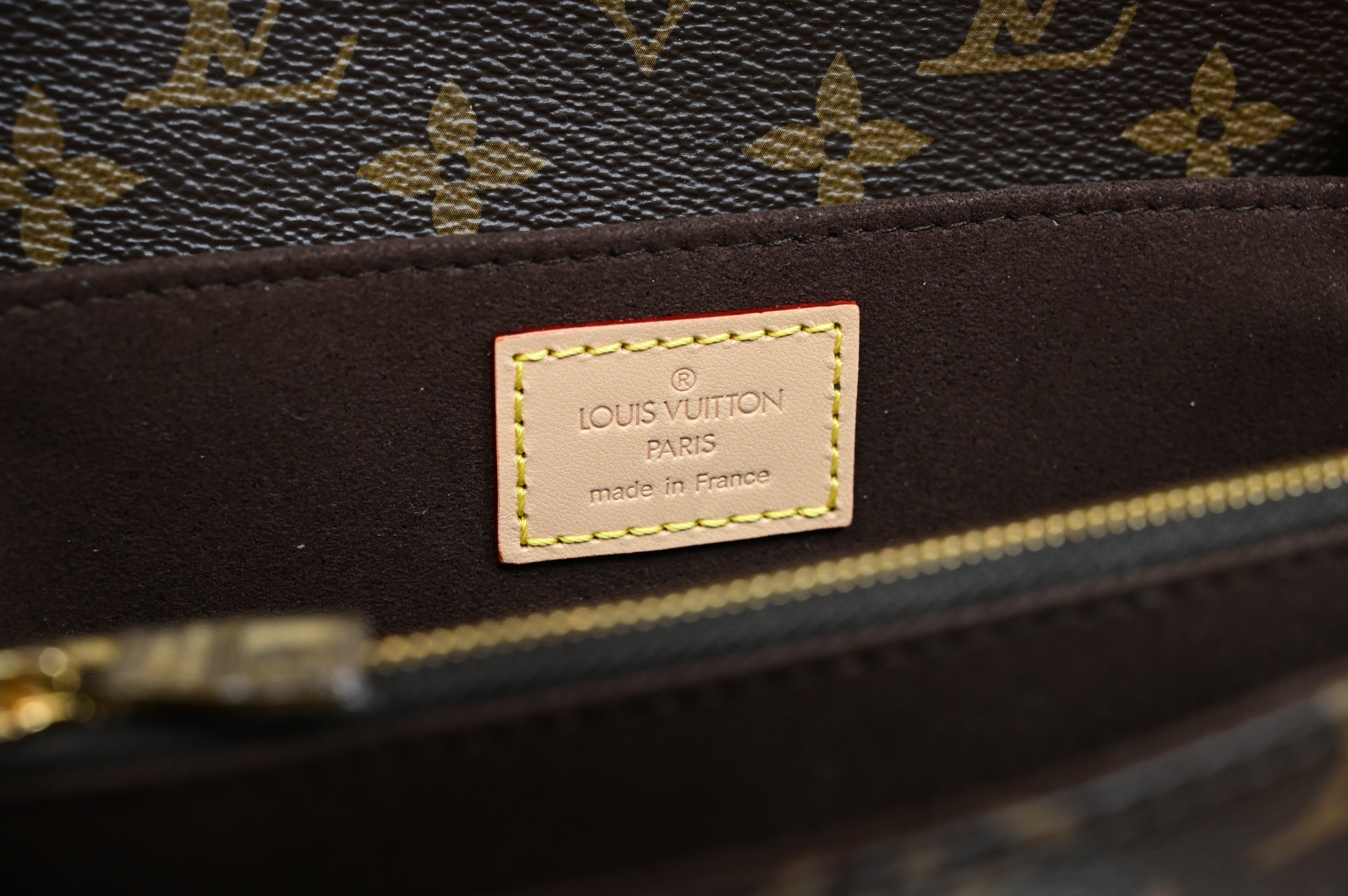 LOUIS VUITTON - finekick.vip