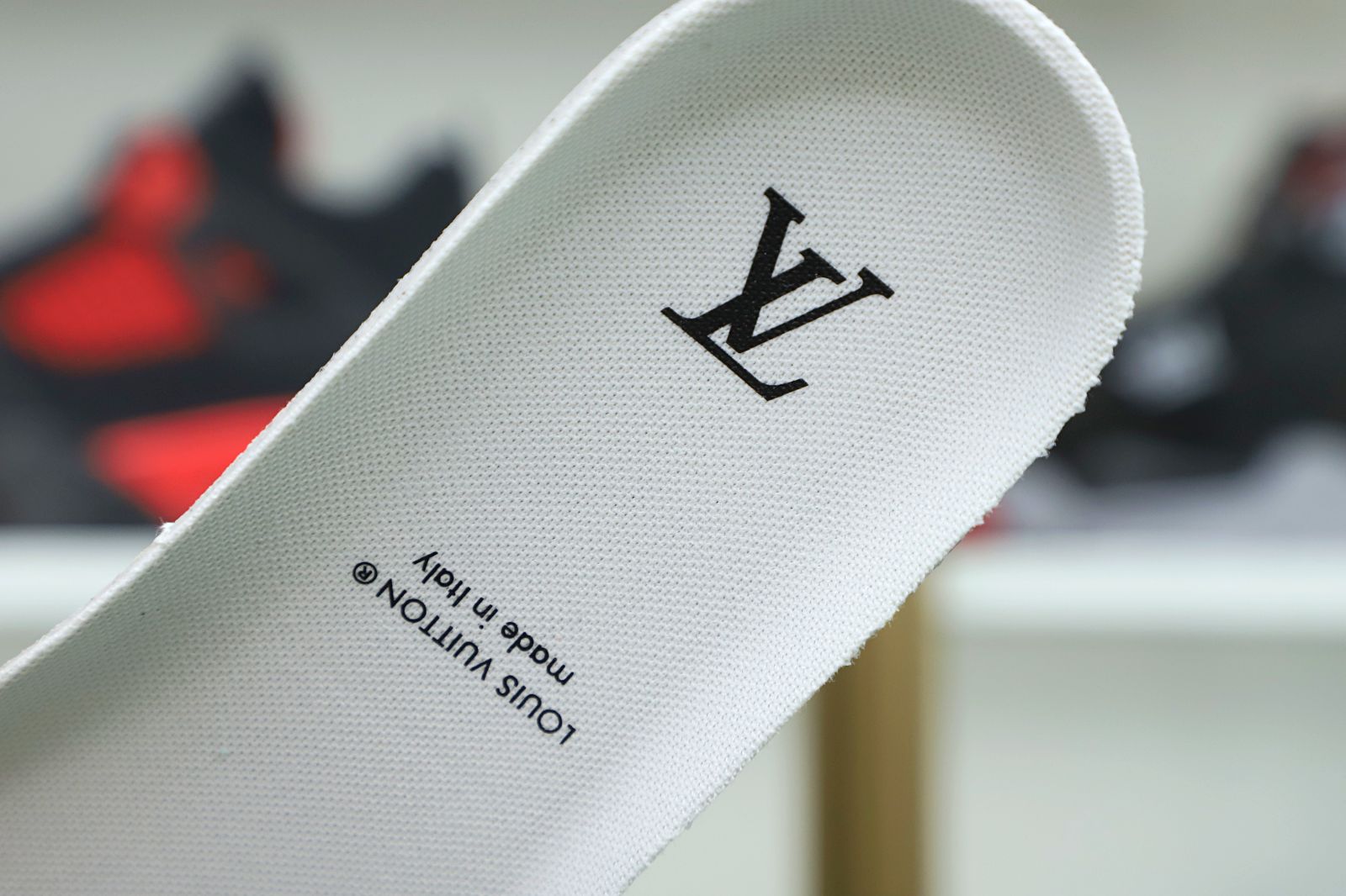 L/V  Trainer - finekick.vip