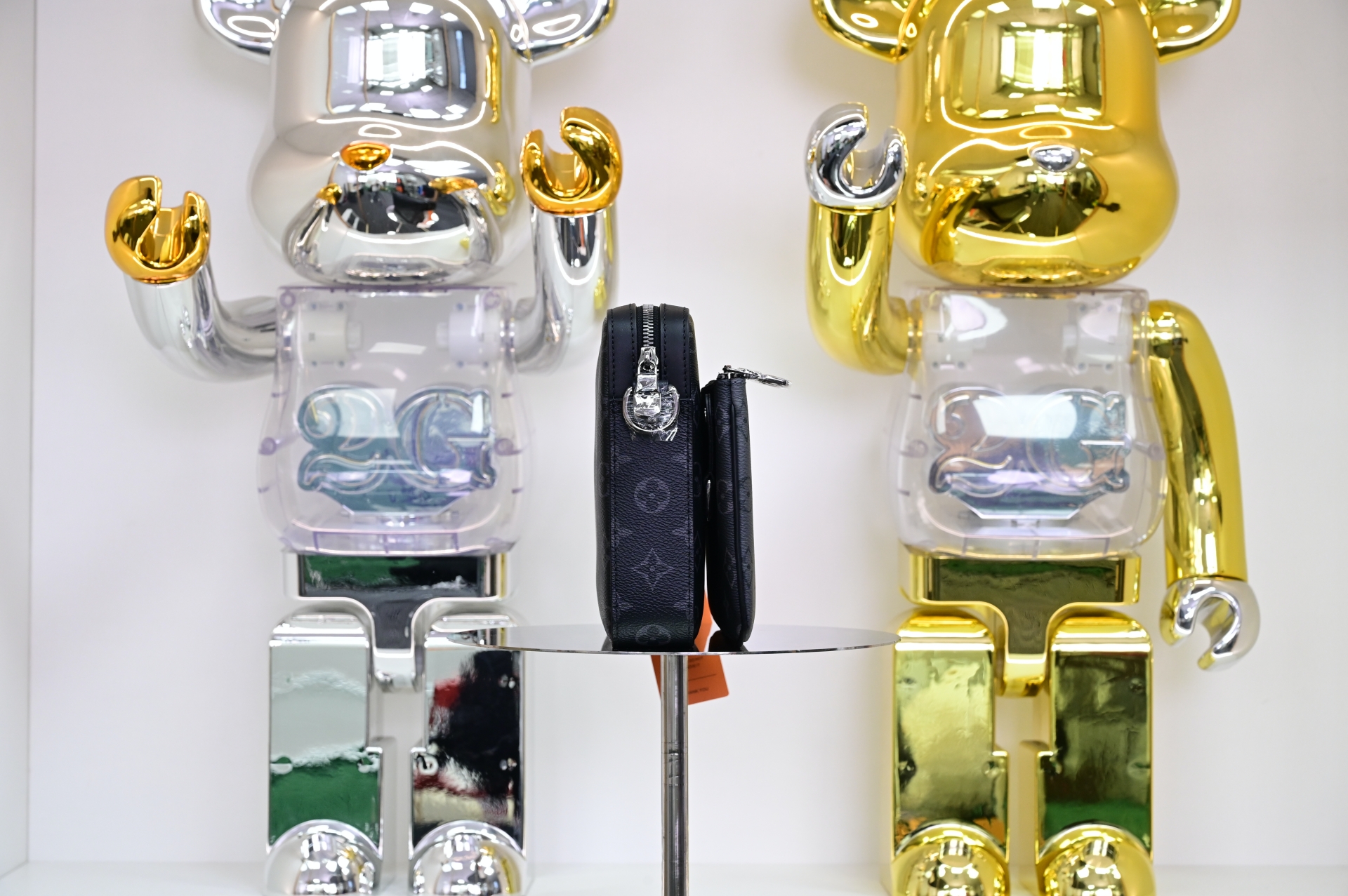 LOUIS VUITTON - finekick.vip
