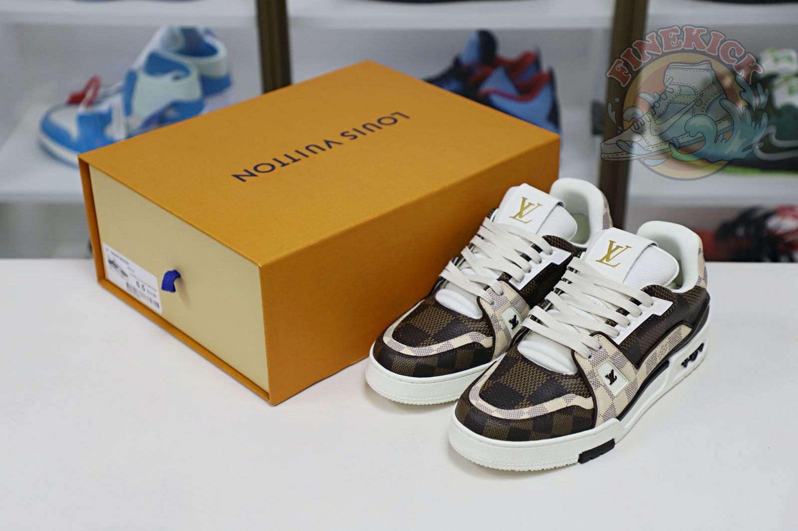 L/V  Trainer - finekick.vip