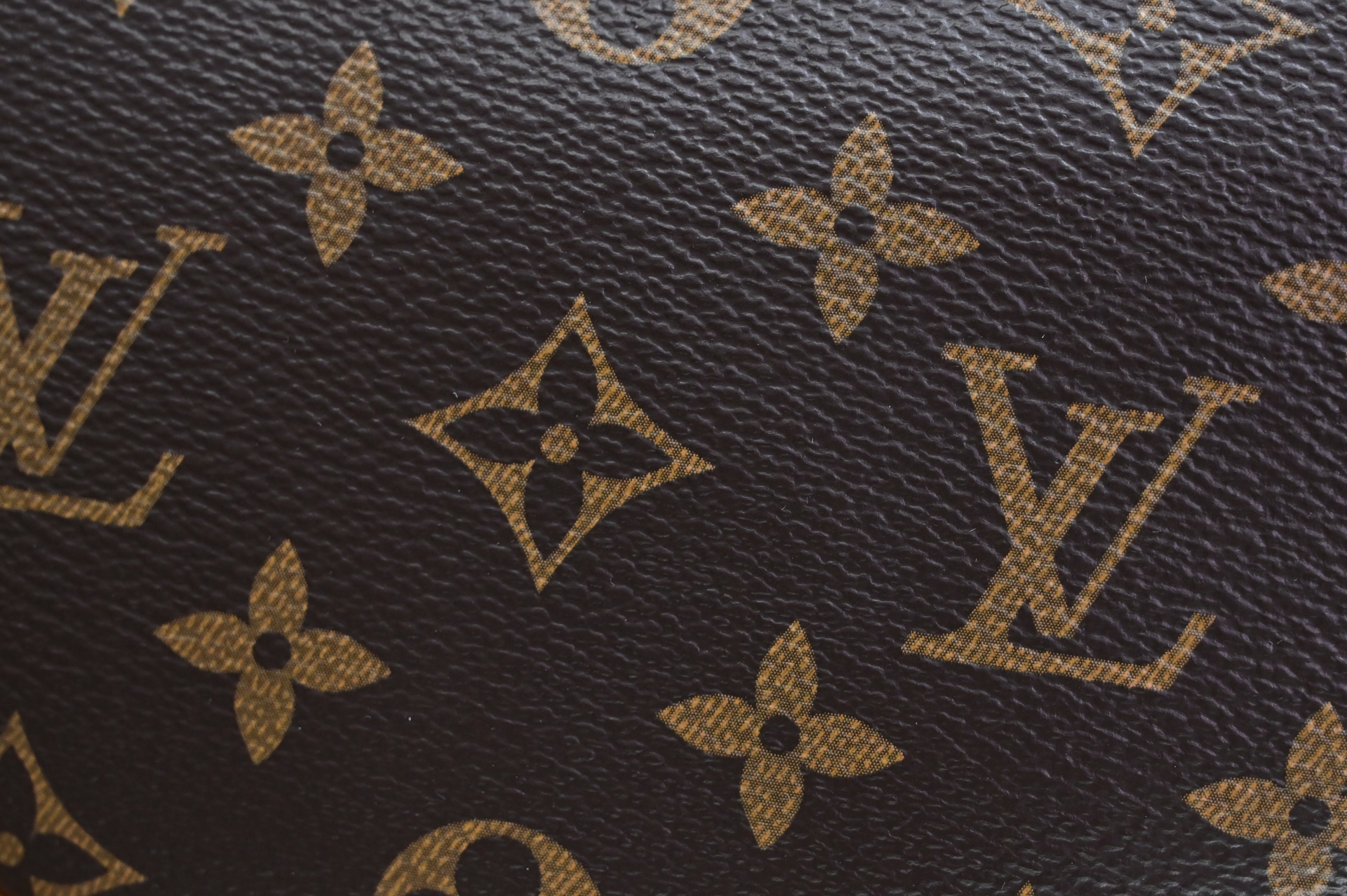LOUIS VUITTON - finekick.vip