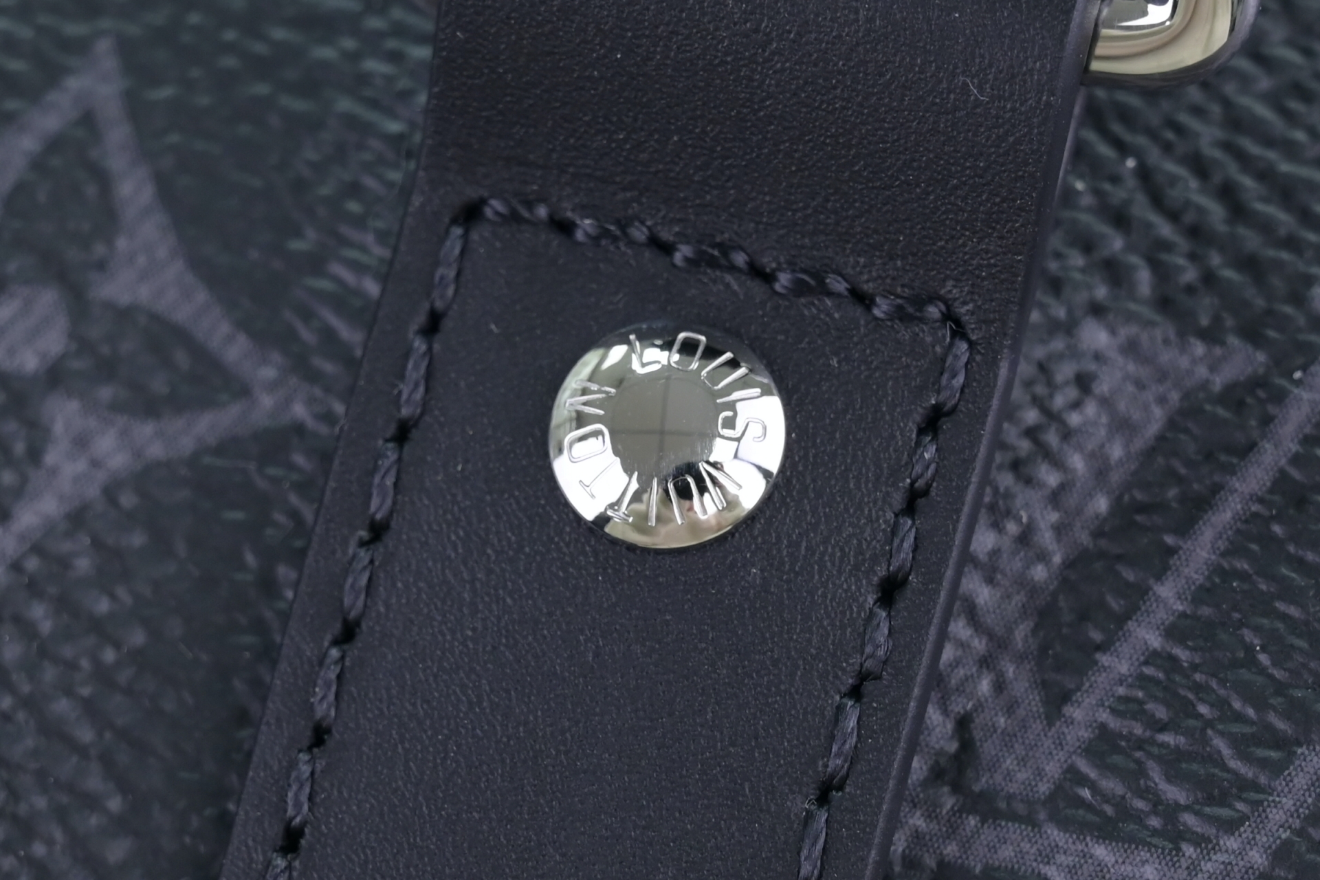 LOUIS VUITTON - finekick.vip