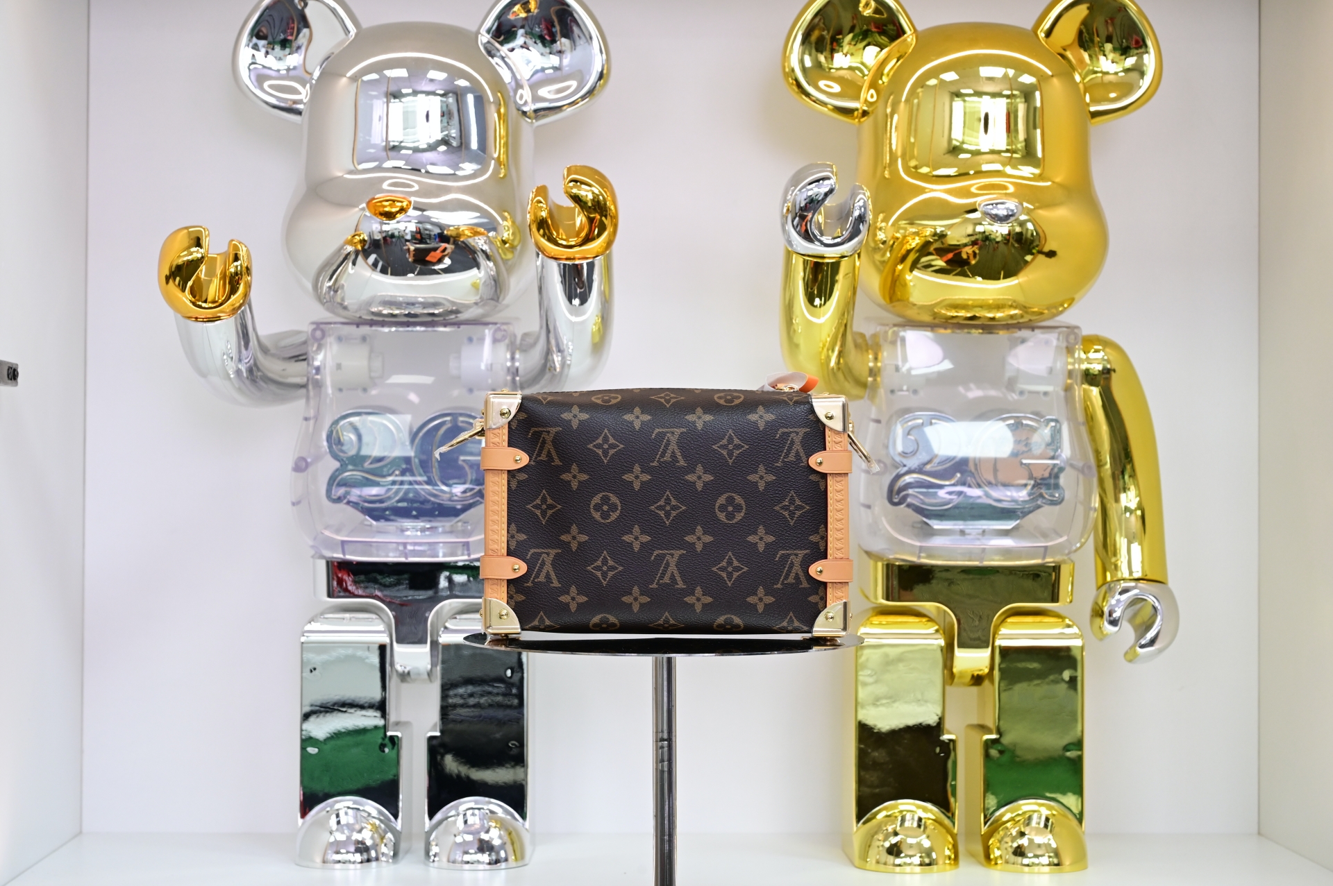 LOUIS VUITTON - finekick.vip