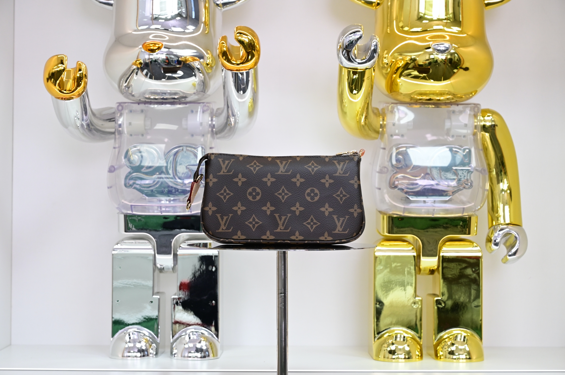 LOUIS VUITTON - finekick.vip