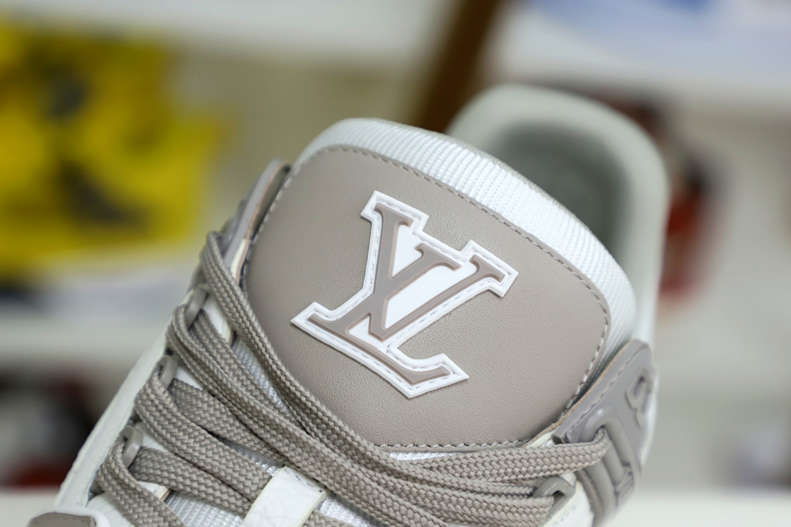 L/V  Trainer - finekick.vip