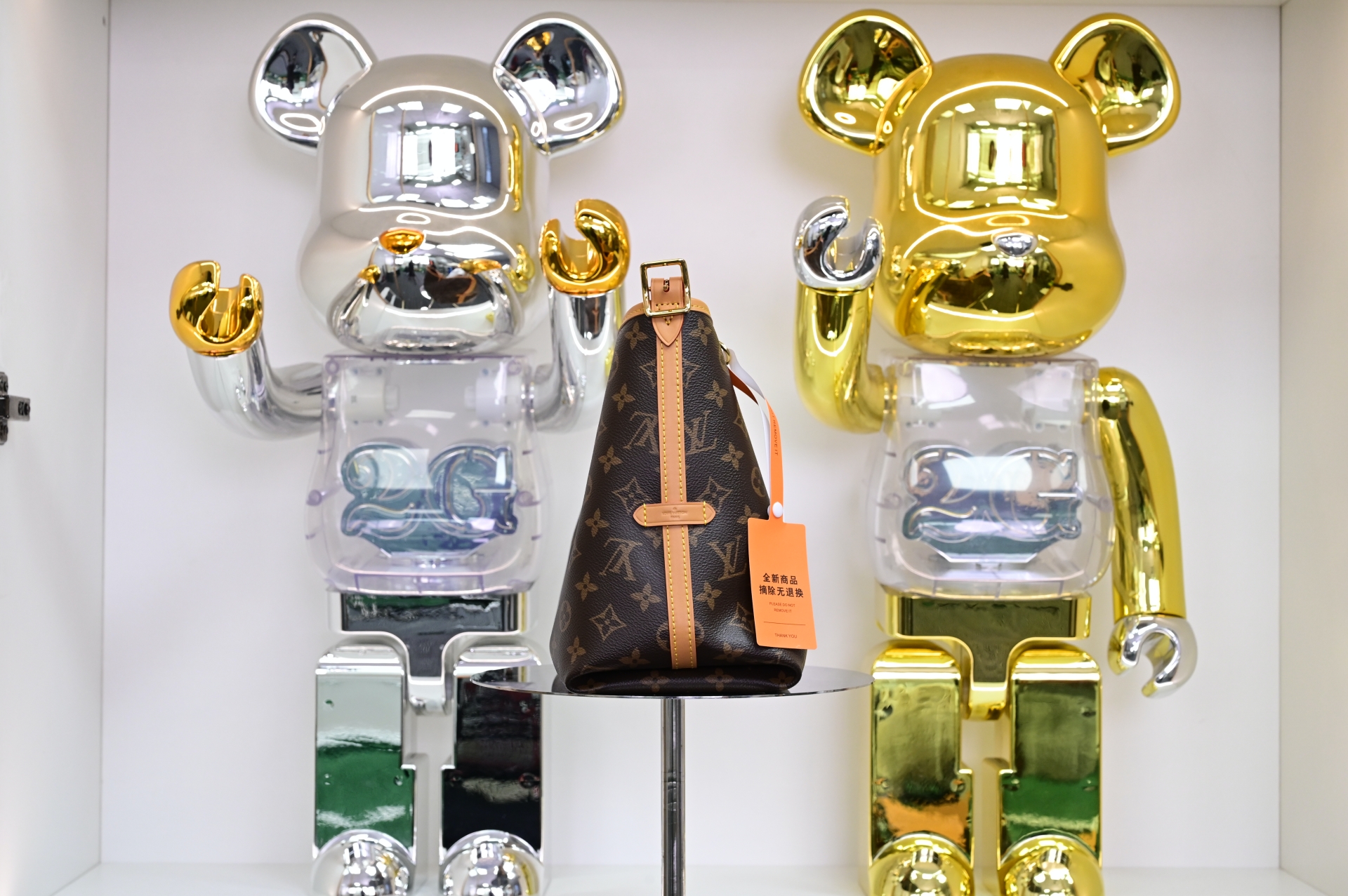 LOUIS VUITTON - finekick.vip