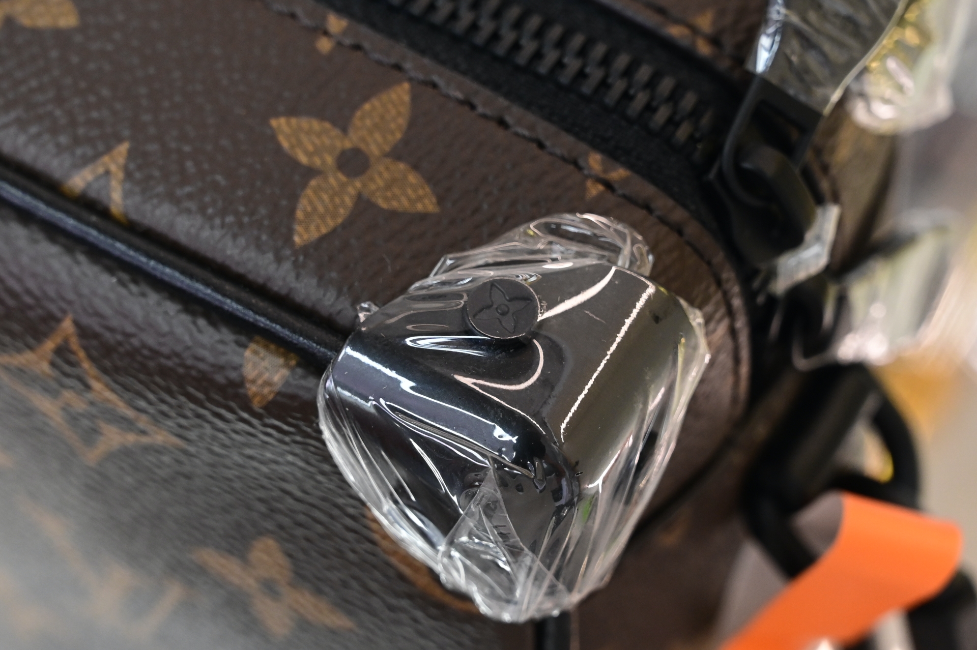 LOUIS VUITTON - finekick.vip