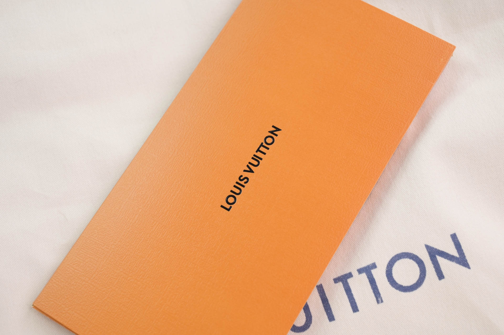 LOUIS VUITTON - finekick.vip