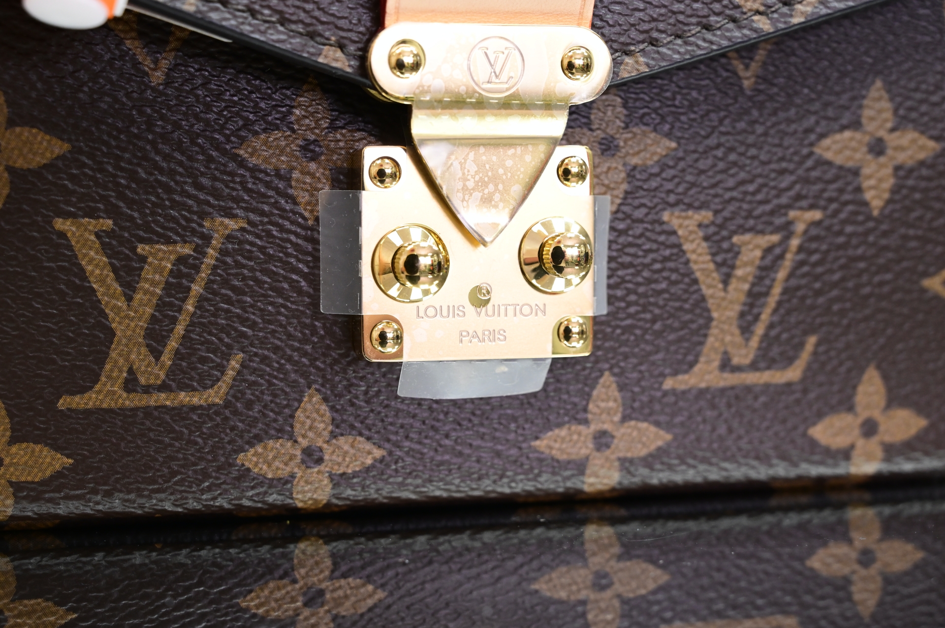 LOUIS VUITTON - finekick.vip