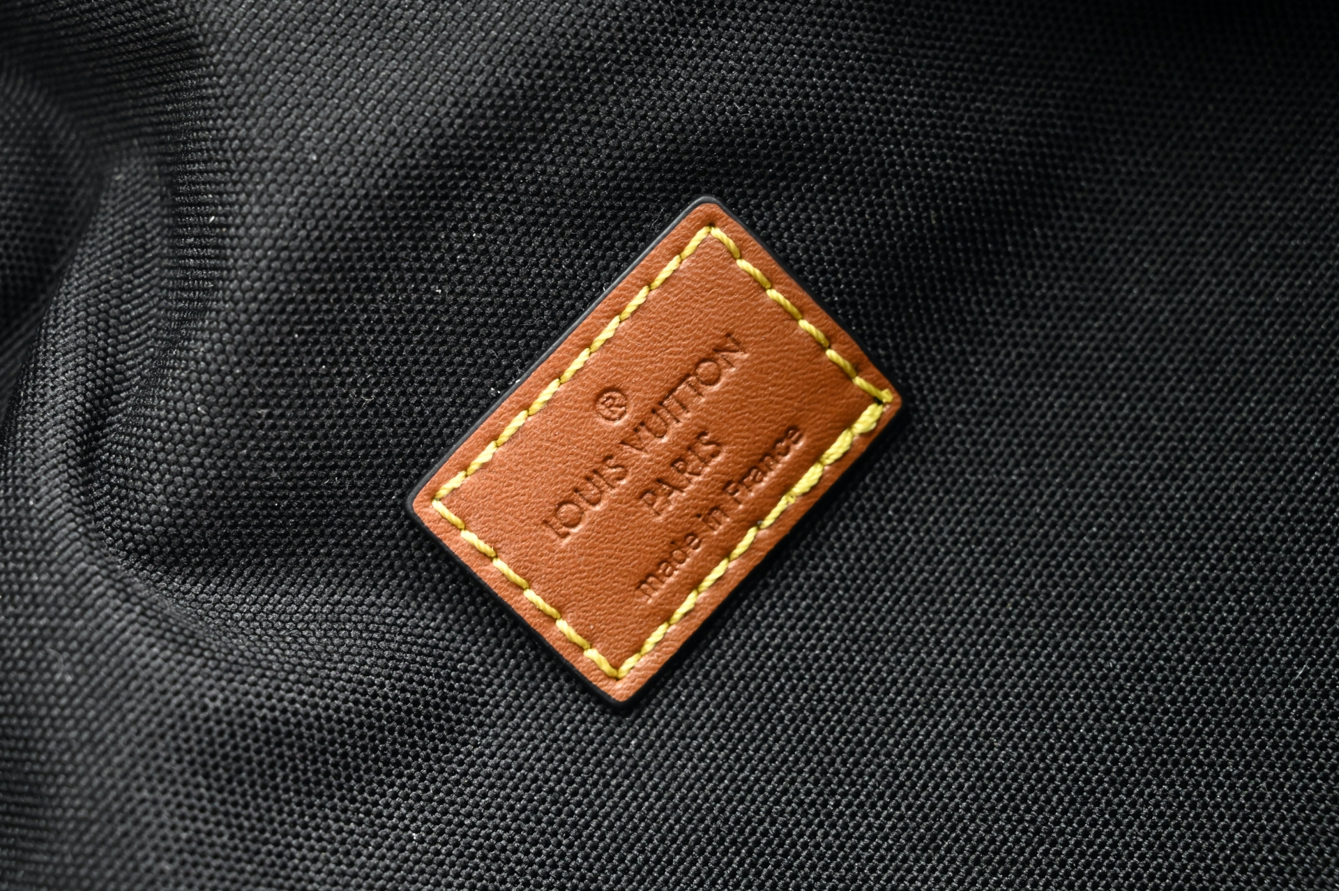 LOUIS VUITTON Discovery - finekick.vip