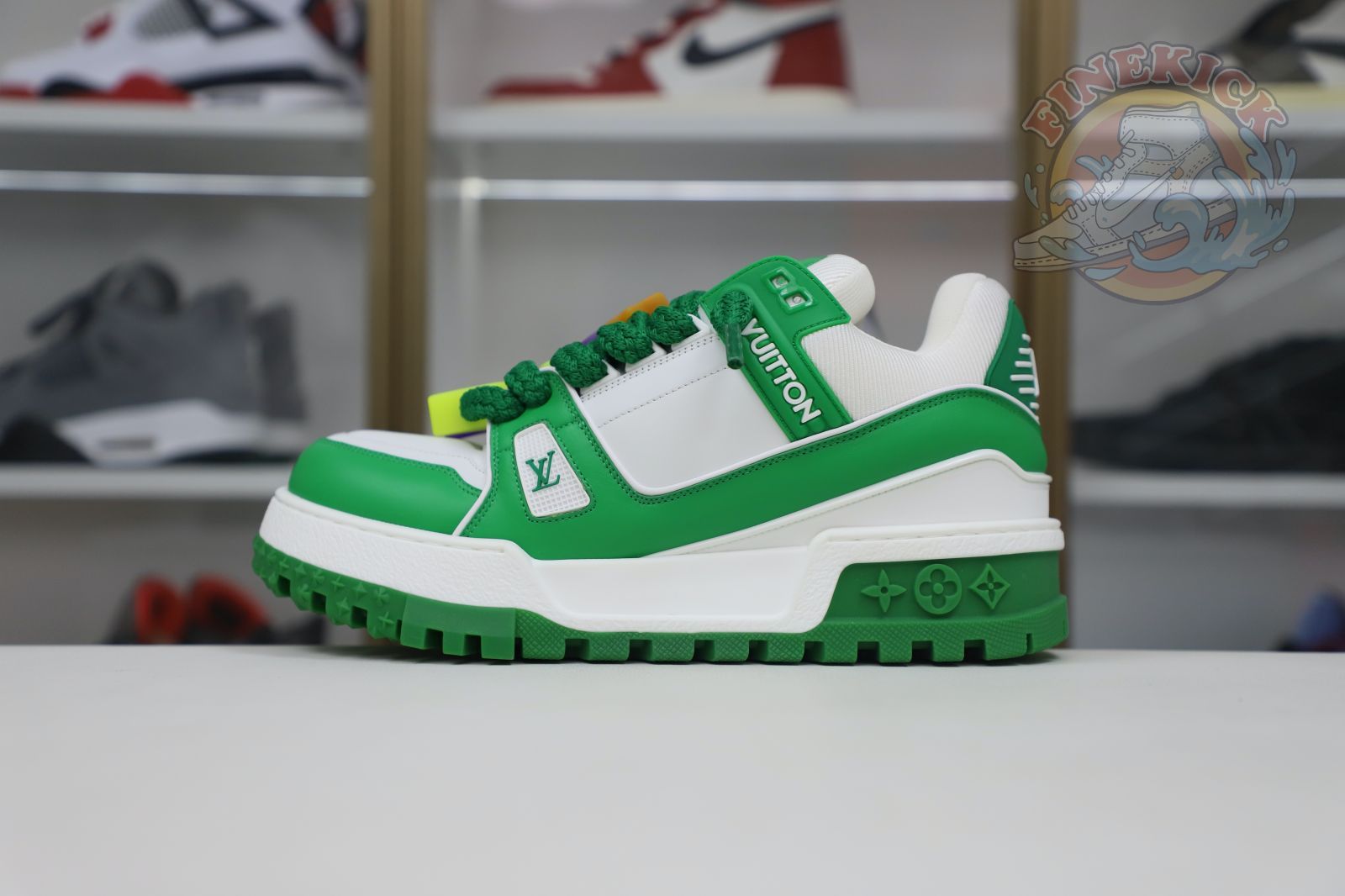 L/V  Trainer - finekick.vip