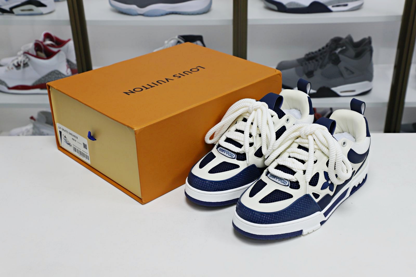 L/V  Trainer - finekick.vip