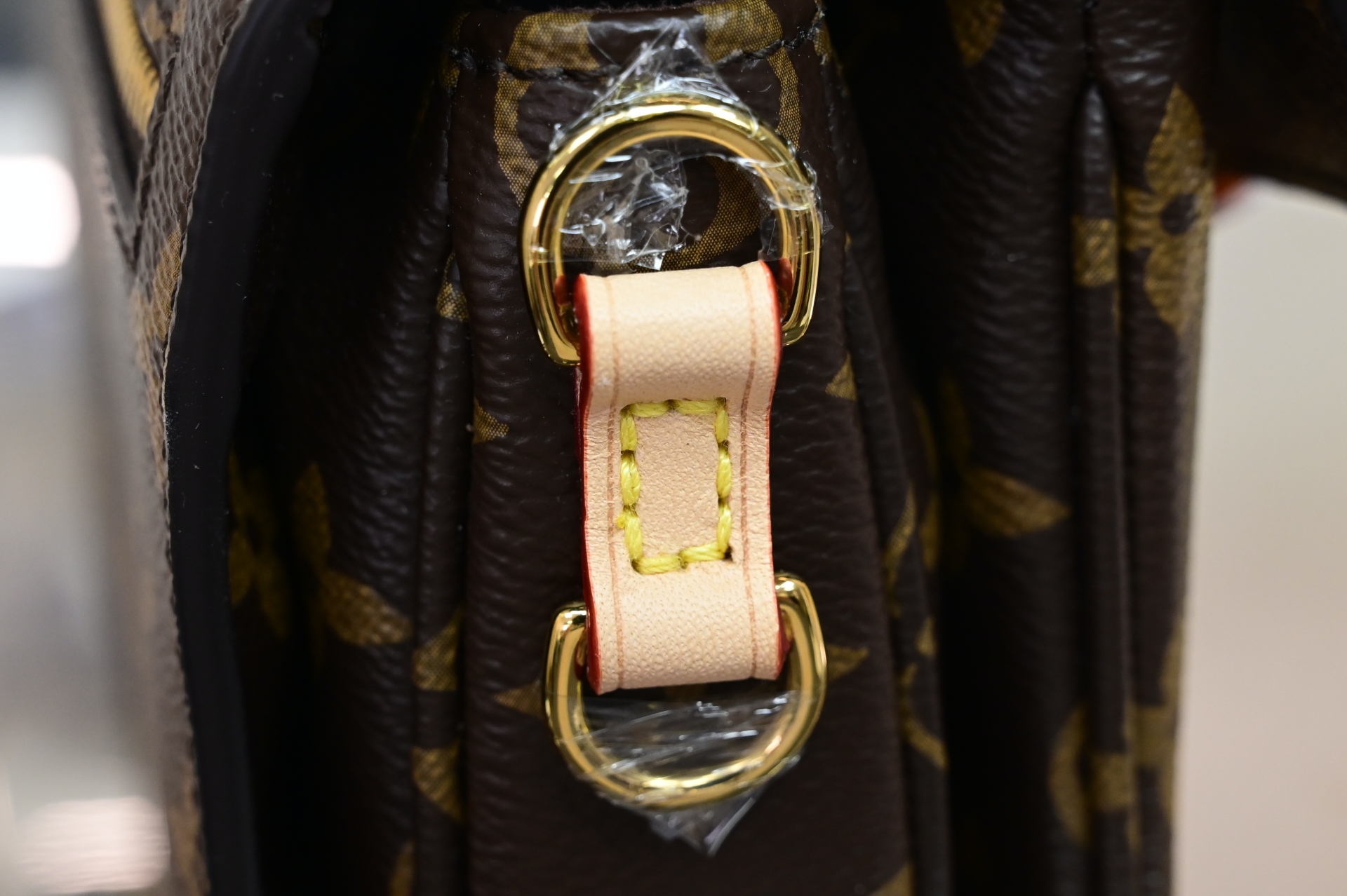 LOUIS VUITTON - finekick.vip