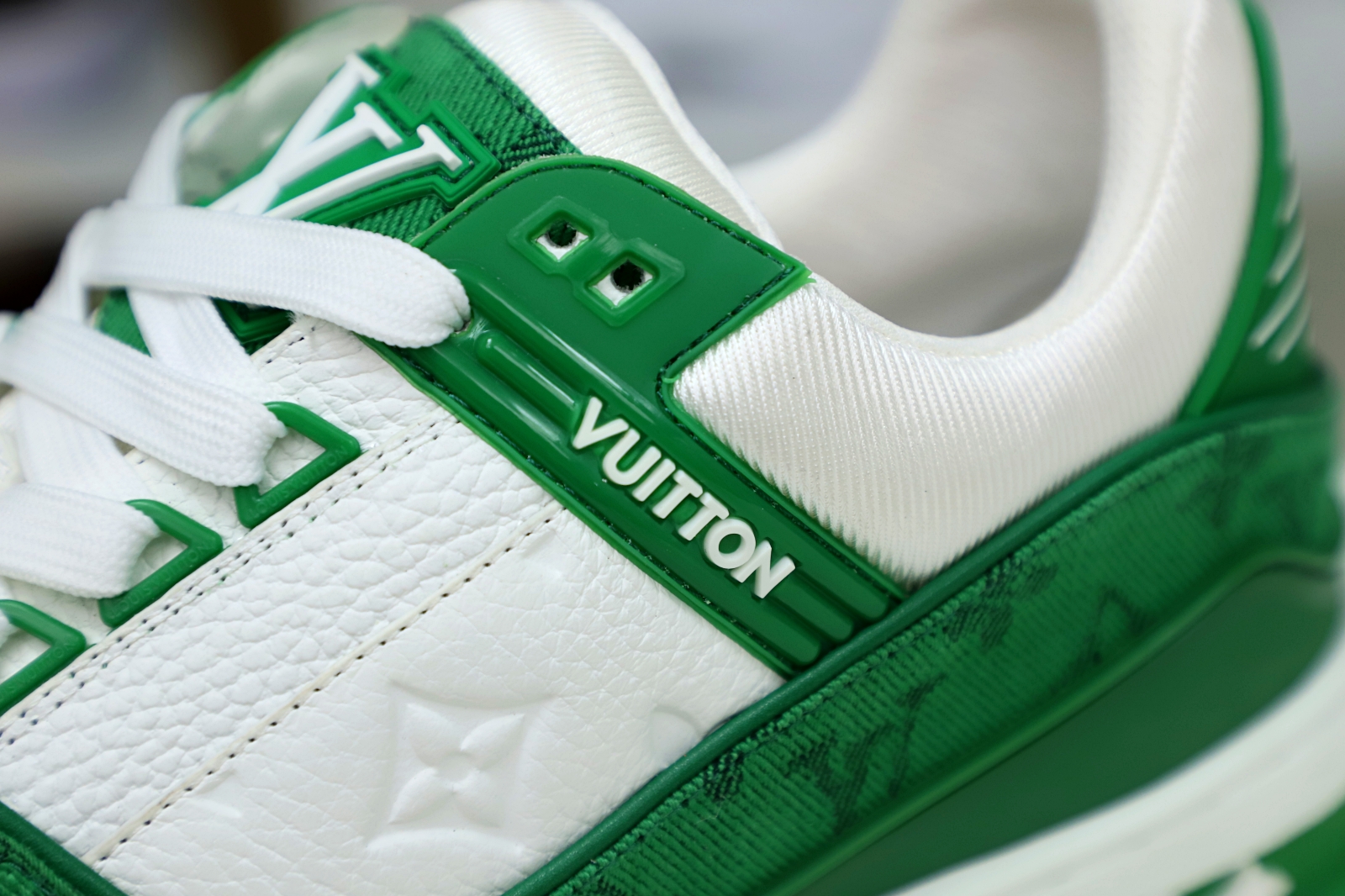 L/V  Trainer - finekick.vip