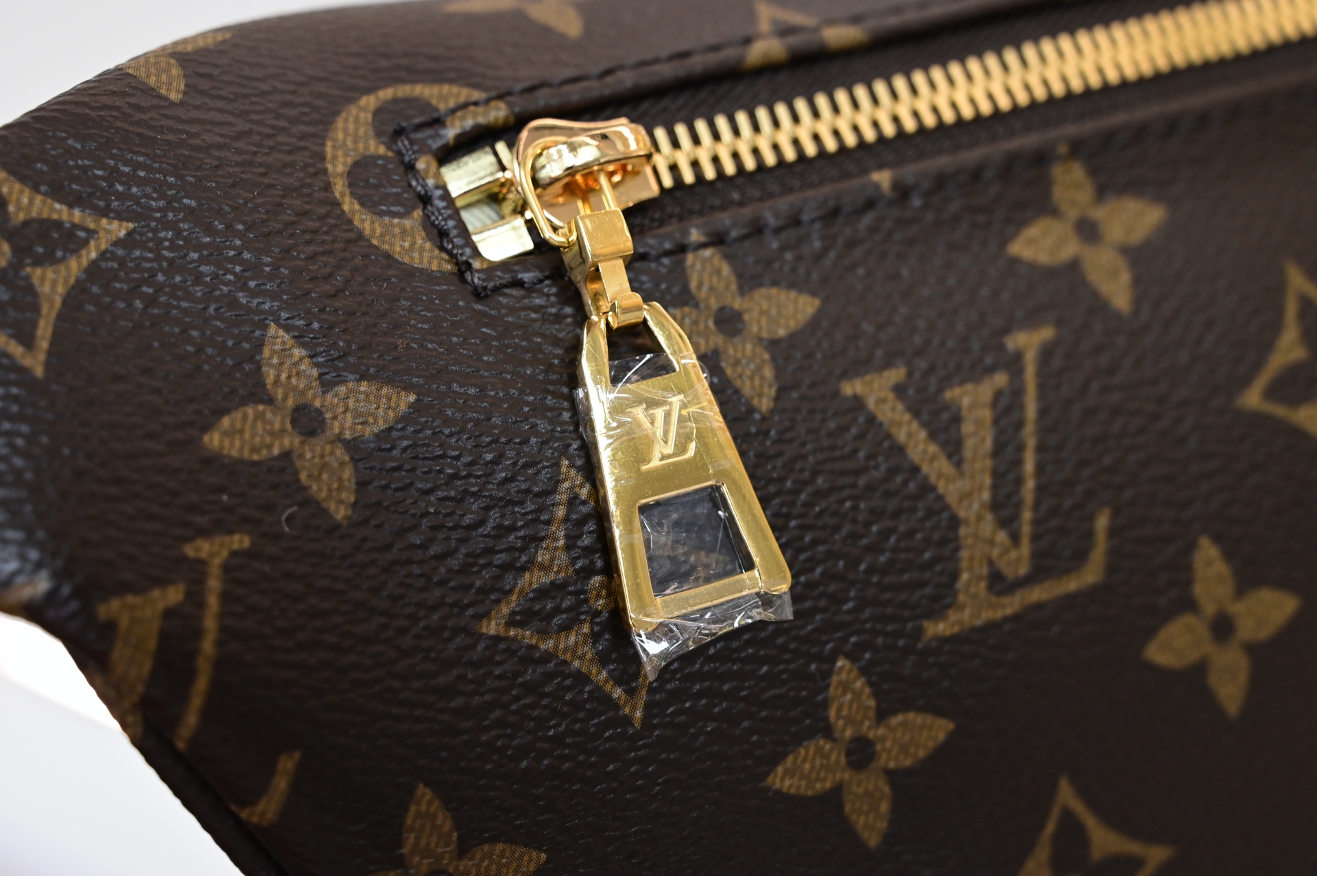 LOUIS VUITTON - finekick.vip