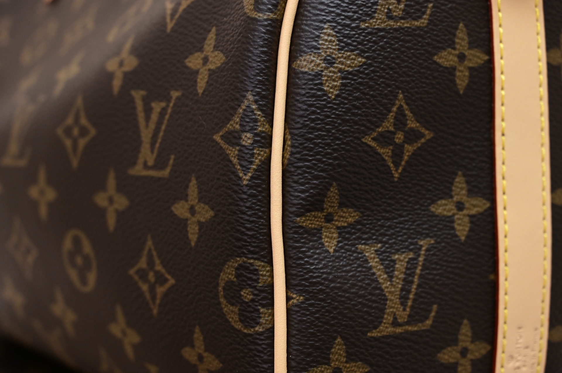 LOUIS VUITTON - finekick.vip