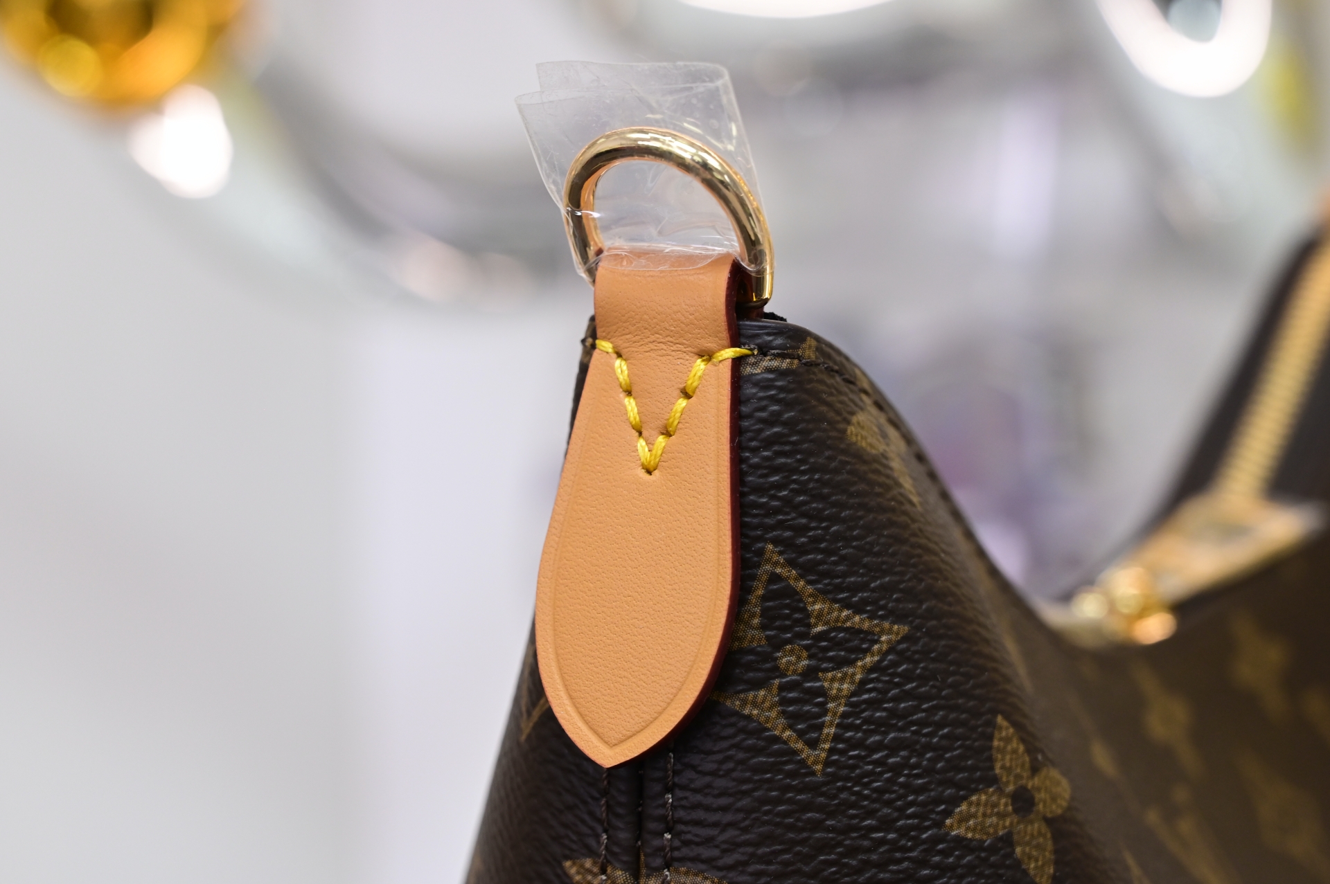 LOUIS VUITTON - finekick.vip