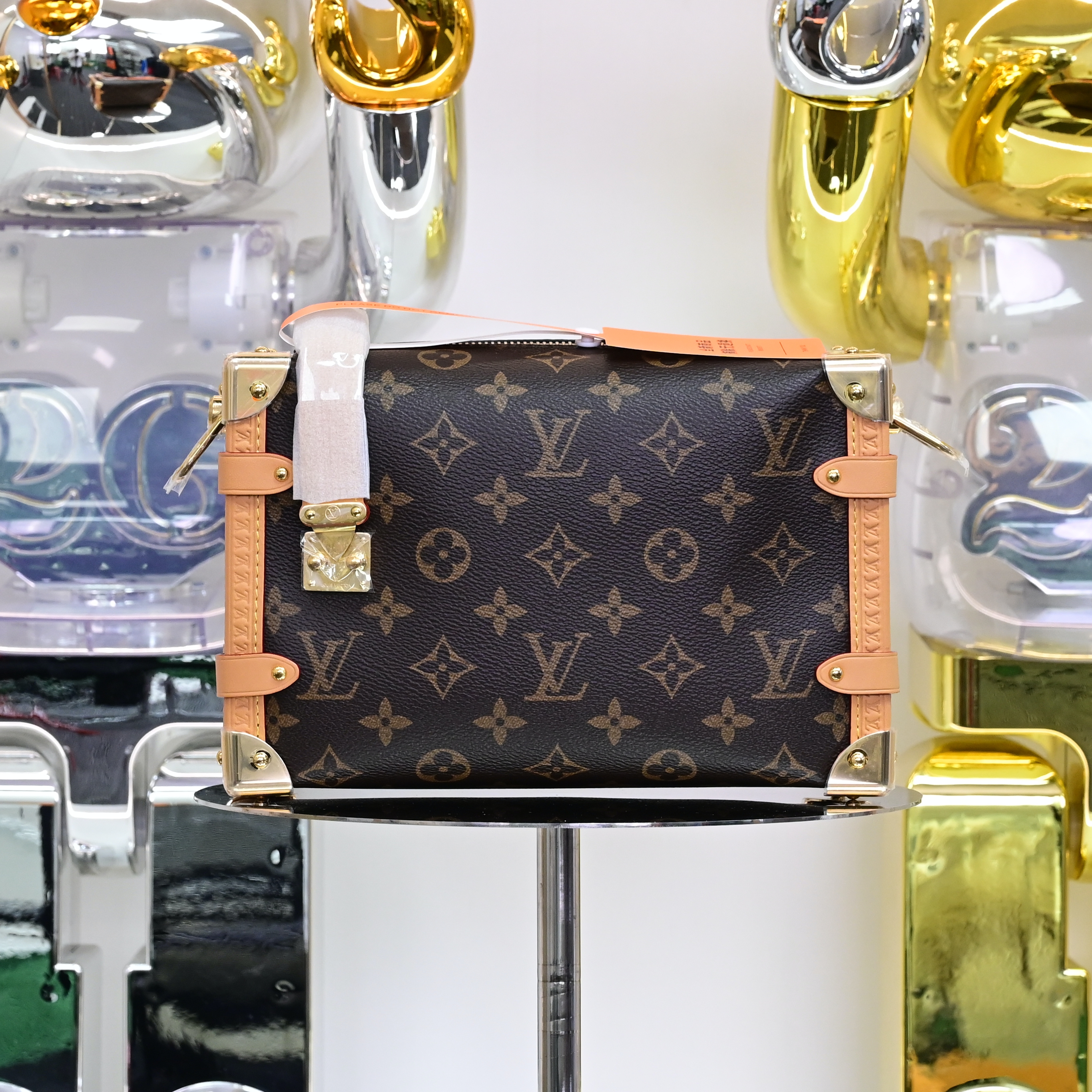 LOUIS VUITTON - finekick.vip