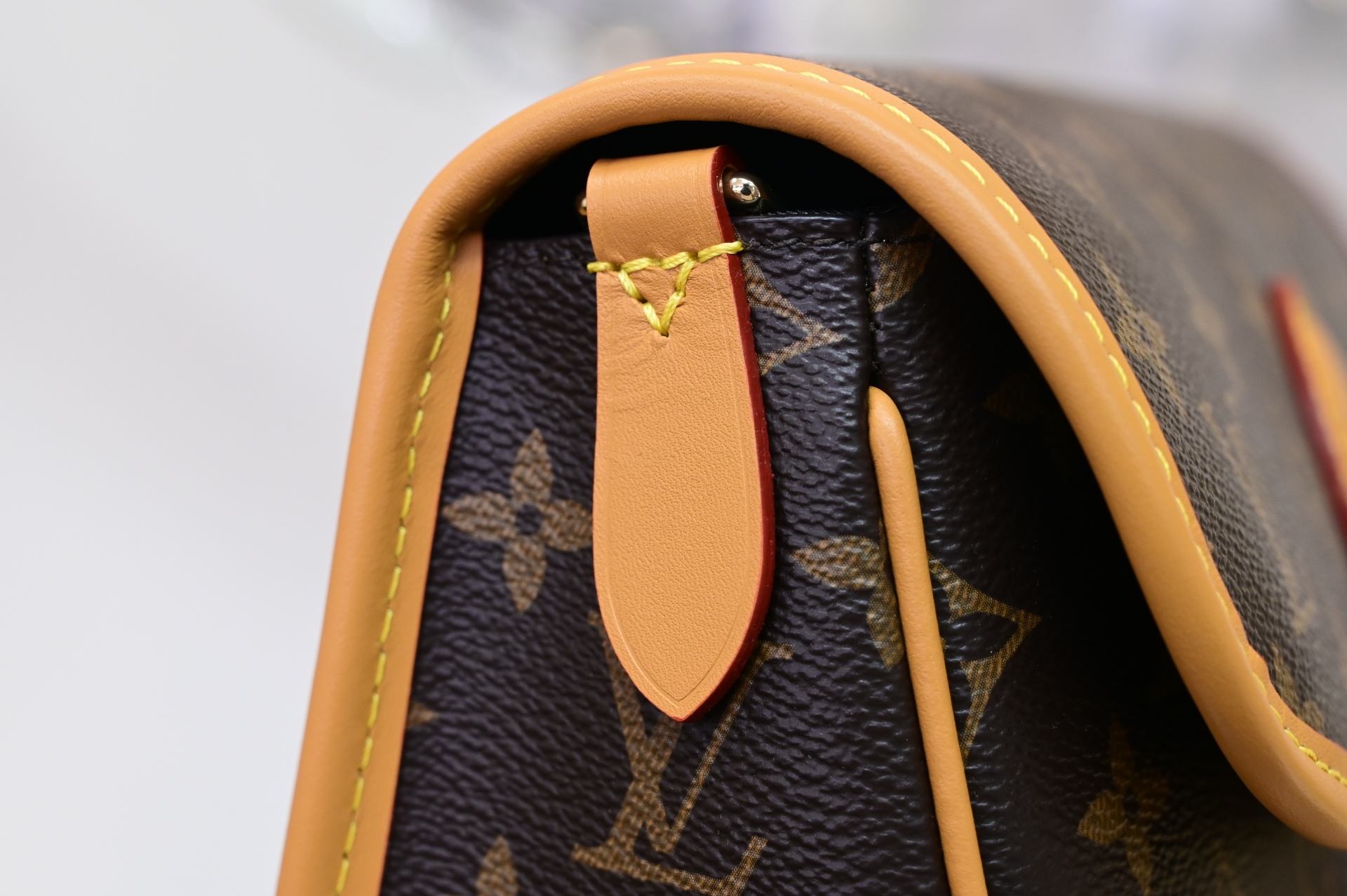 LOUIS VUITTON - finekick.vip
