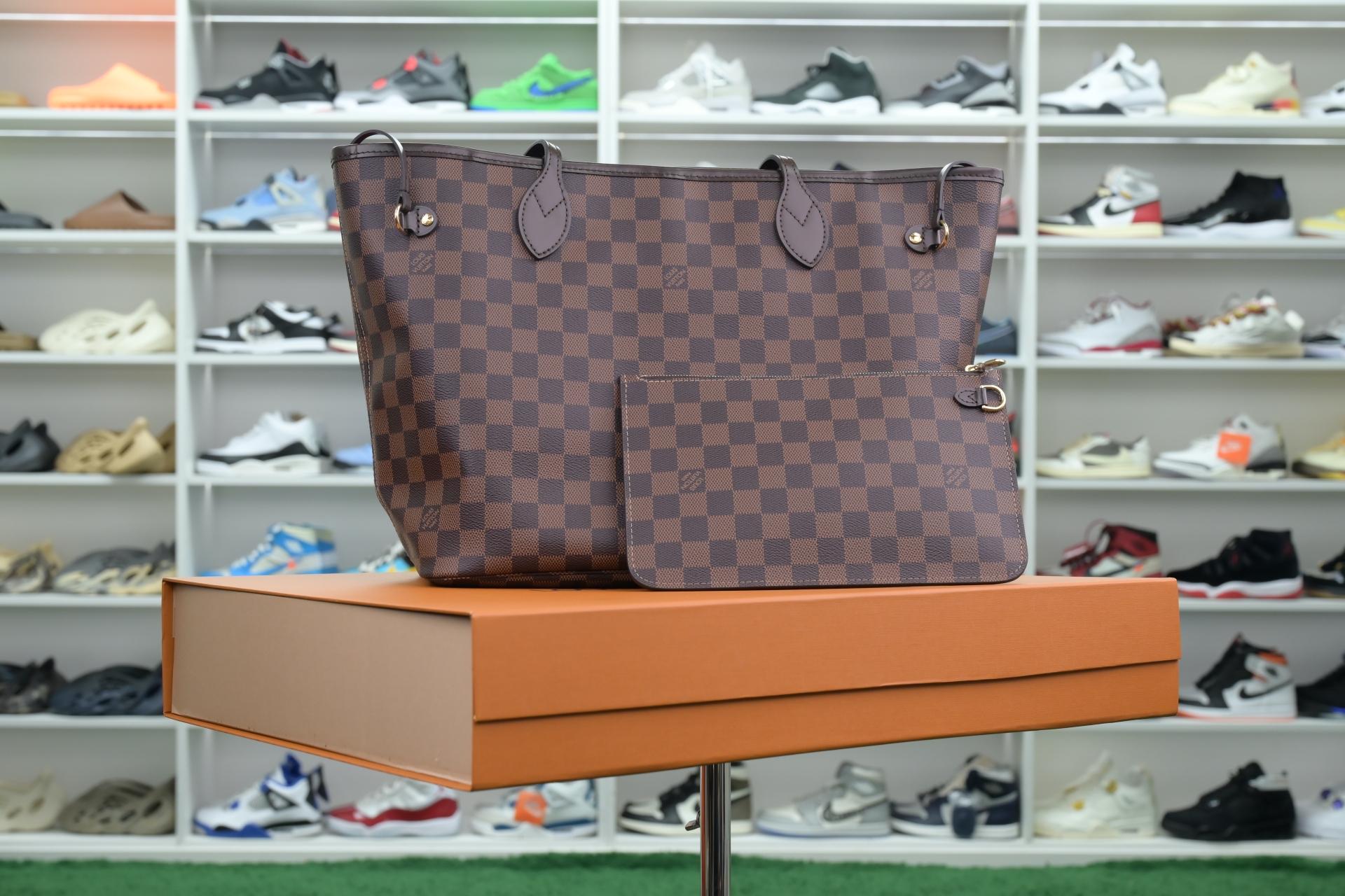 LOUIS VUITTON - finekick.vip