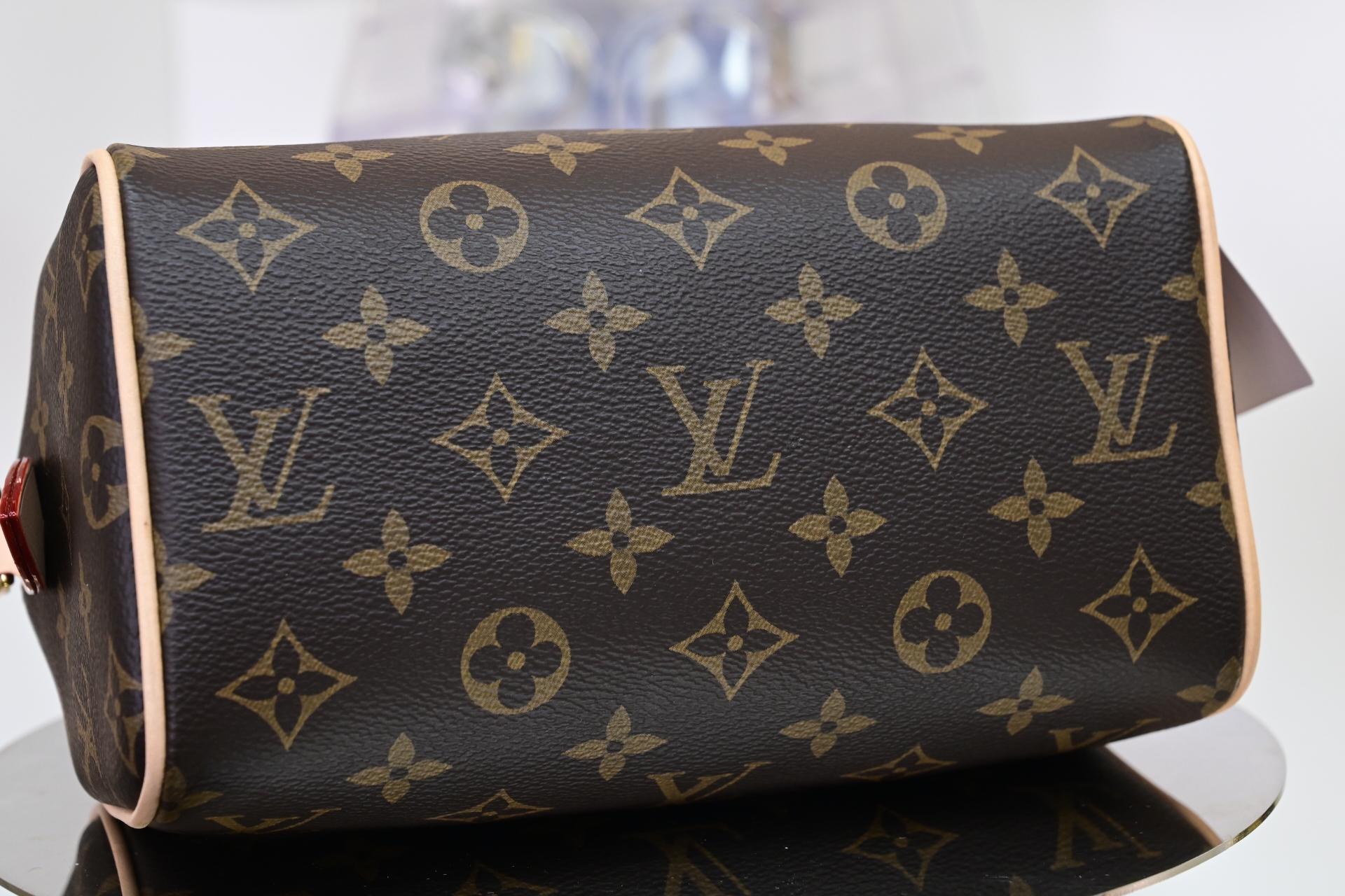 LOUIS VUITTON - finekick.vip