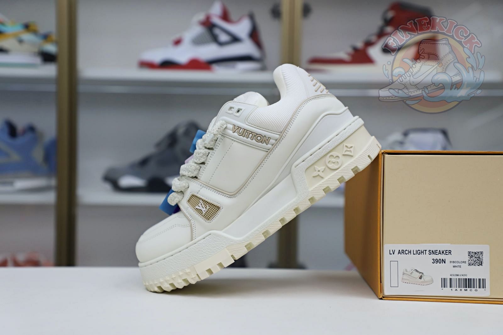L/V  Trainer - finekick.vip