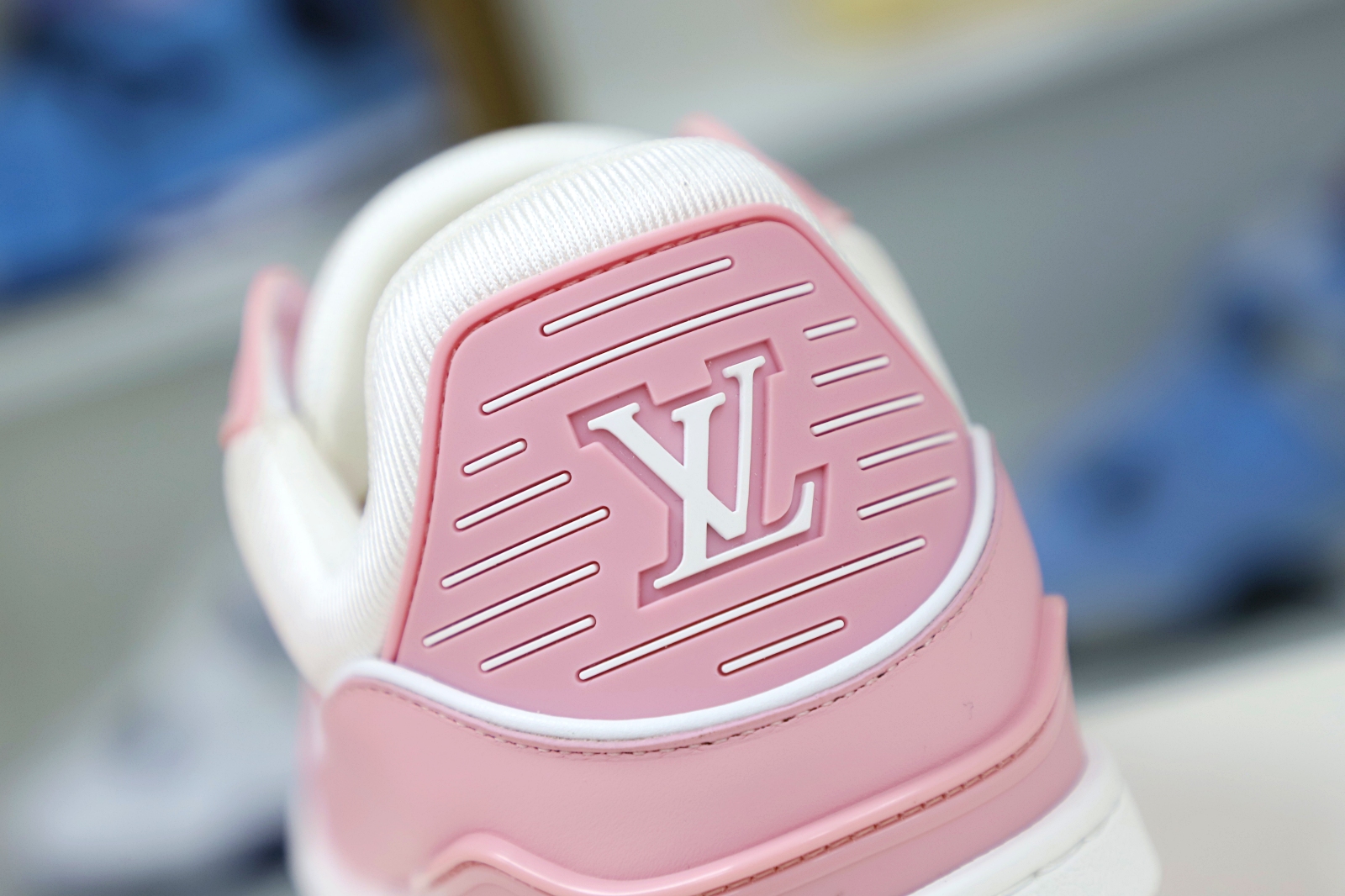 L/V  Trainer - finekick.vip