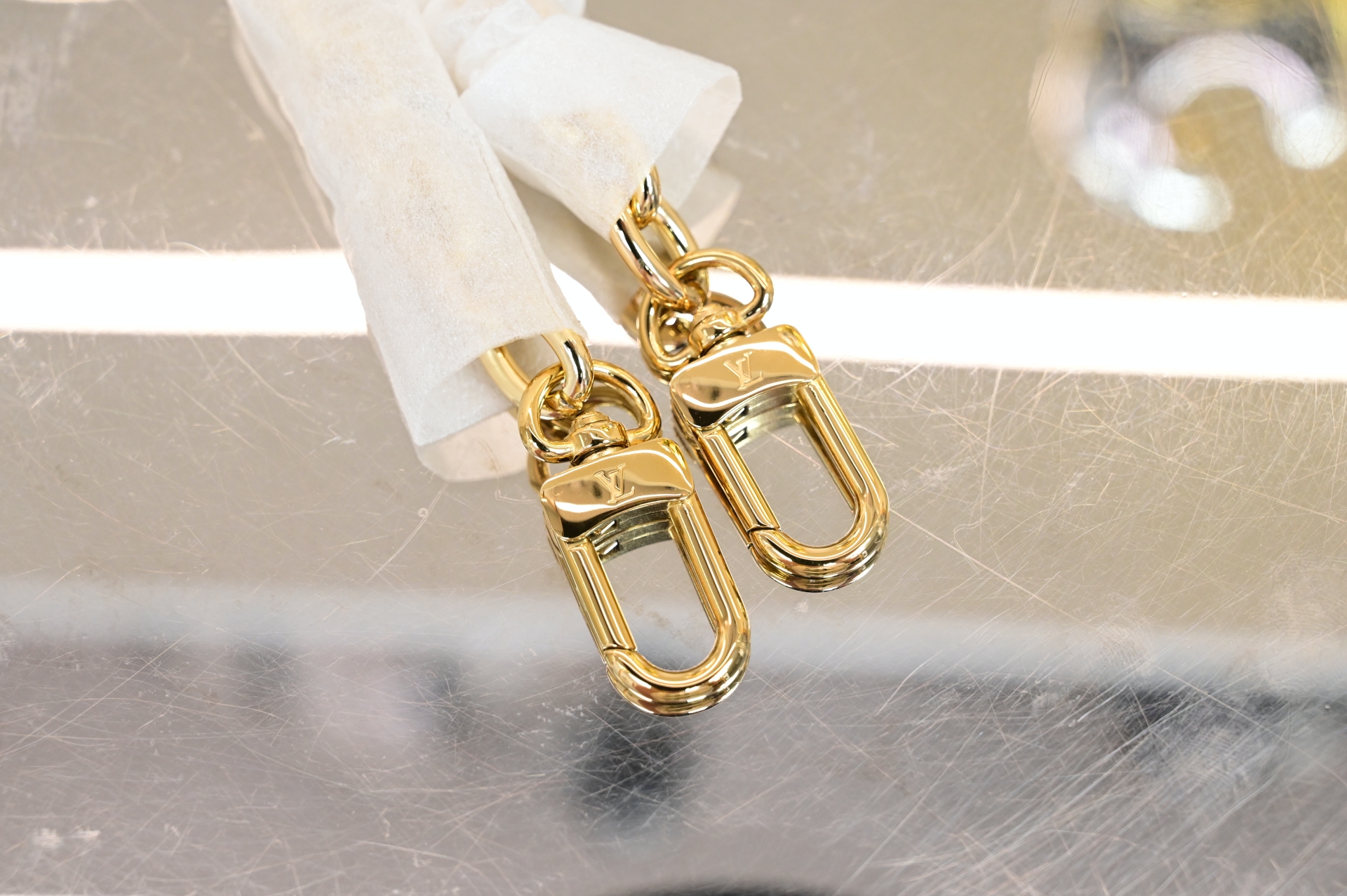 LOUIS VUITTON - finekick.vip