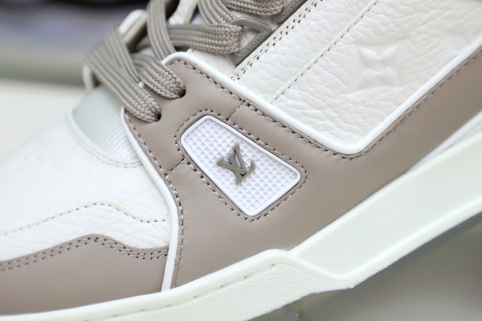 L/V  Trainer - finekick.vip