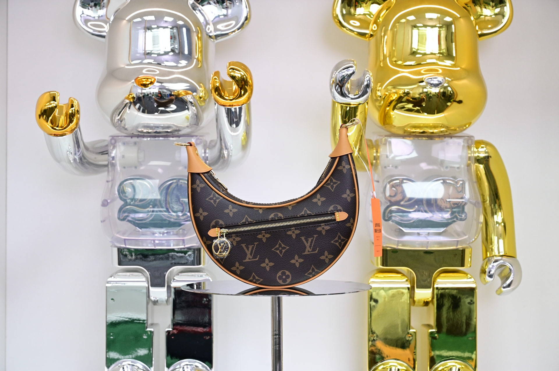 LOUIS VUITTON - finekick.vip