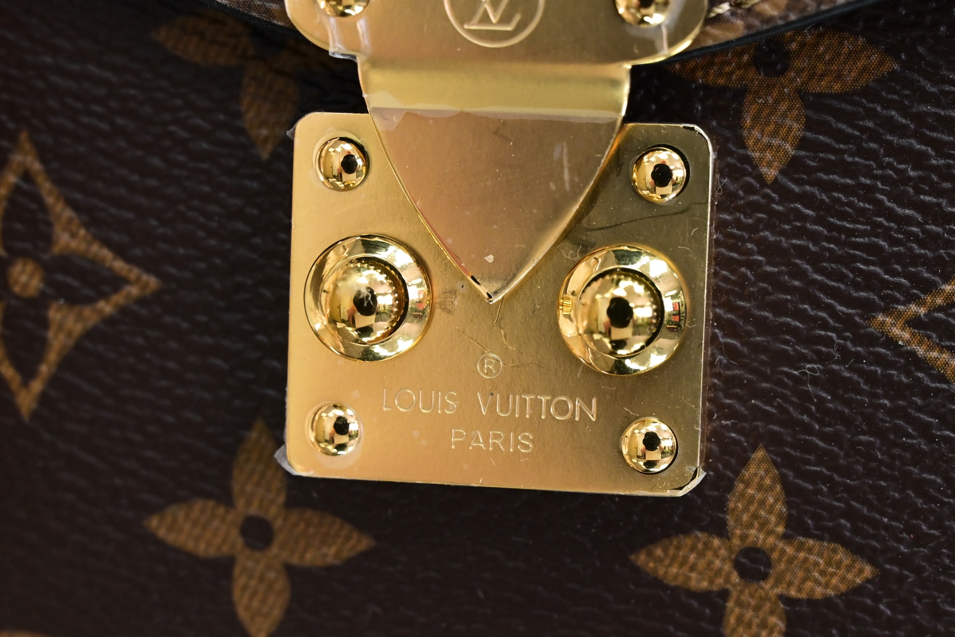 LOUIS VUITTON - finekick.vip