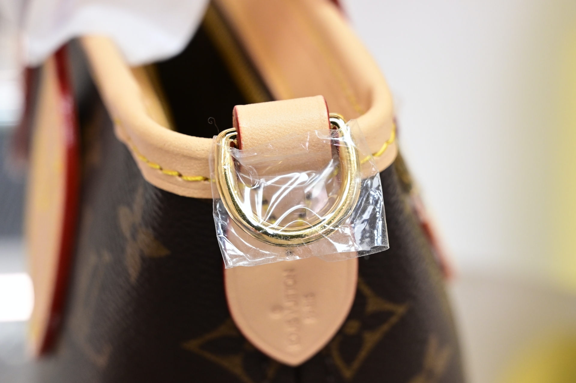 LOUIS VUITTON - finekick.vip