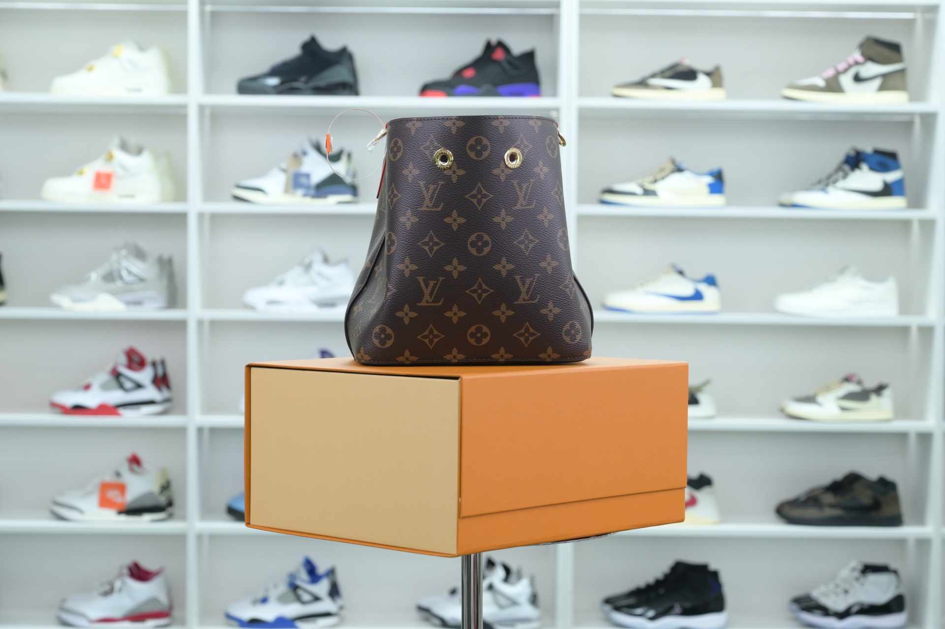 LOUIS VUITTON - finekick.vip