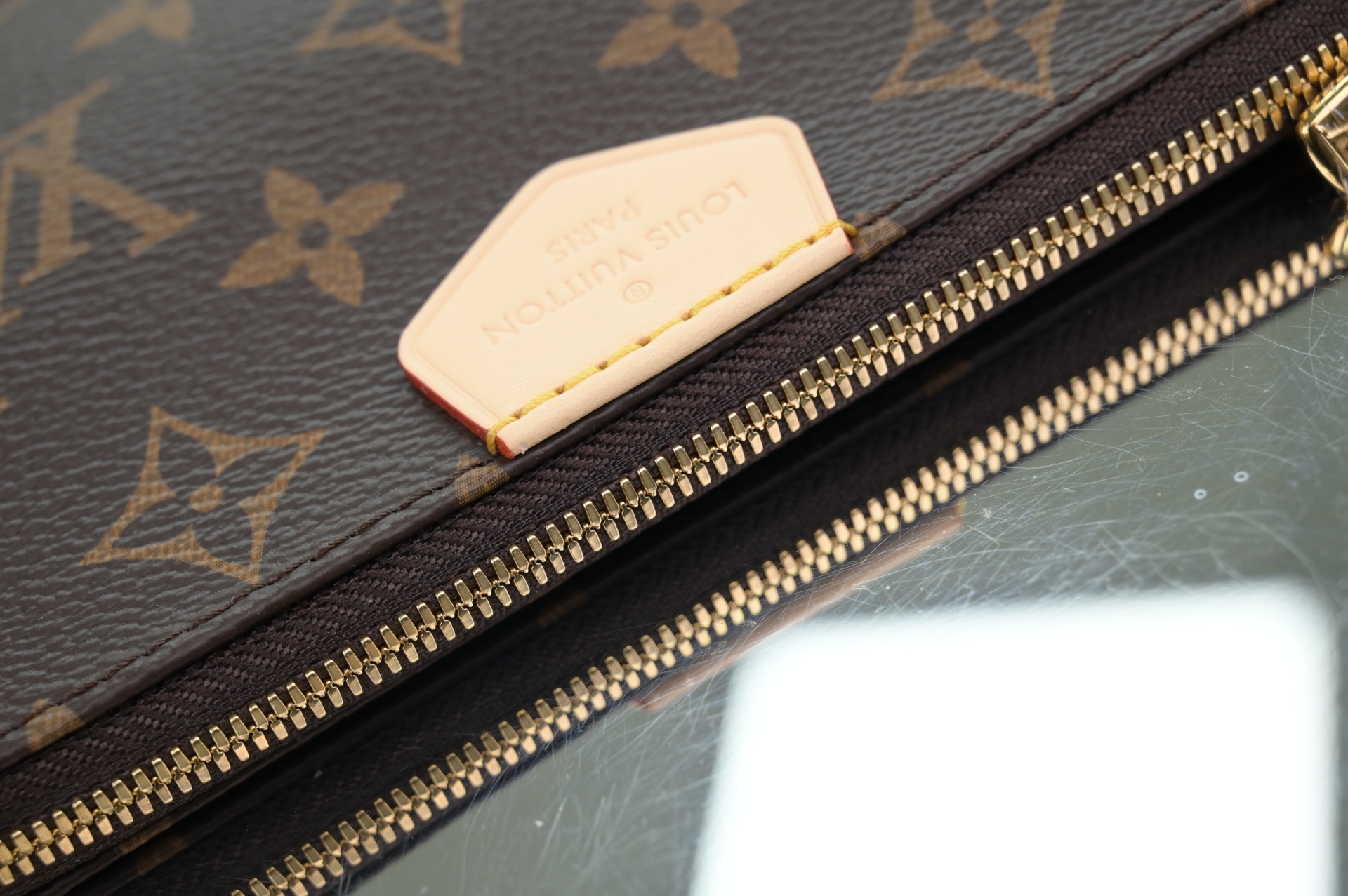LOUIS VUITTON - finekick.vip