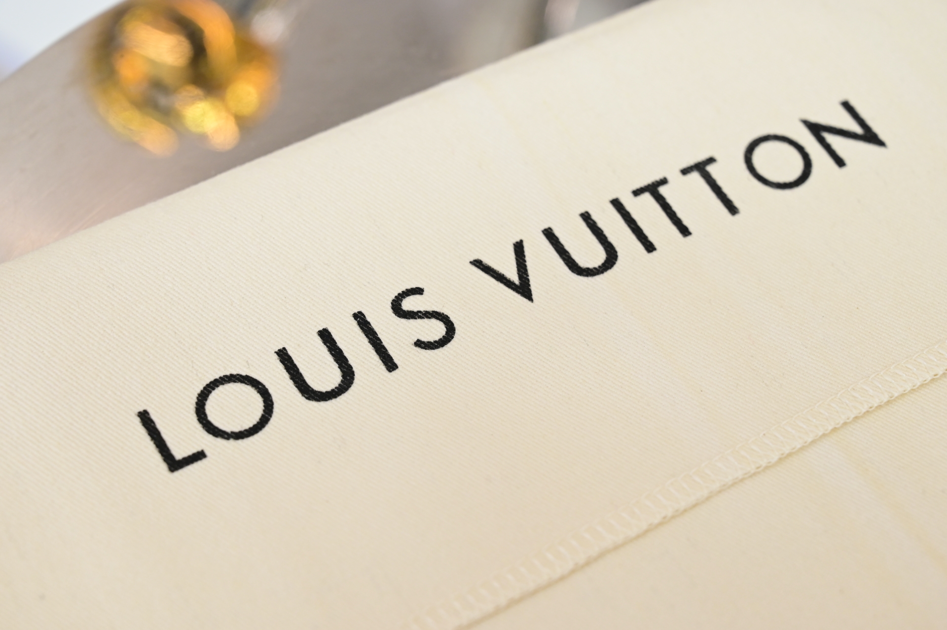 LOUIS VUITTON - finekick.vip
