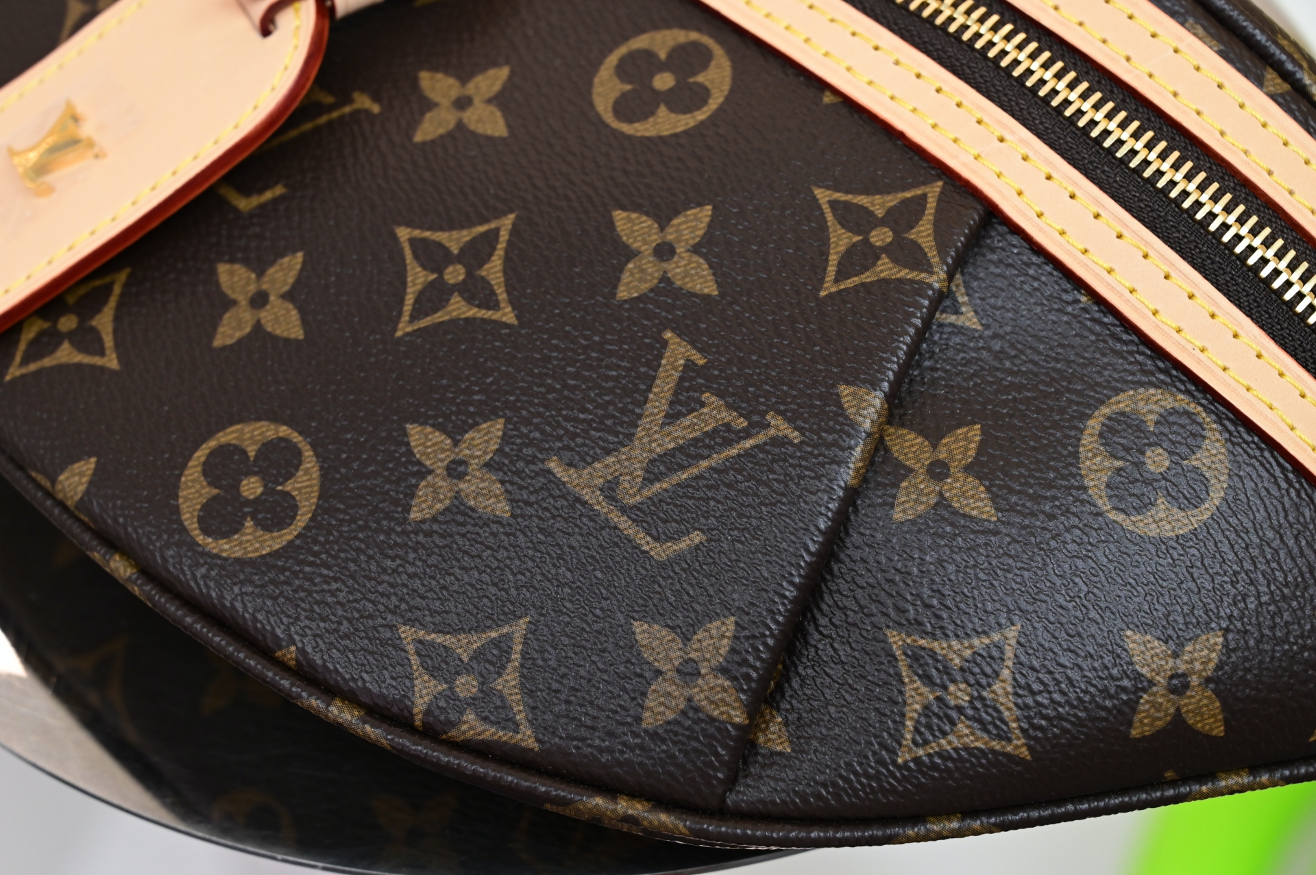 LOUIS VUITTON - finekick.vip