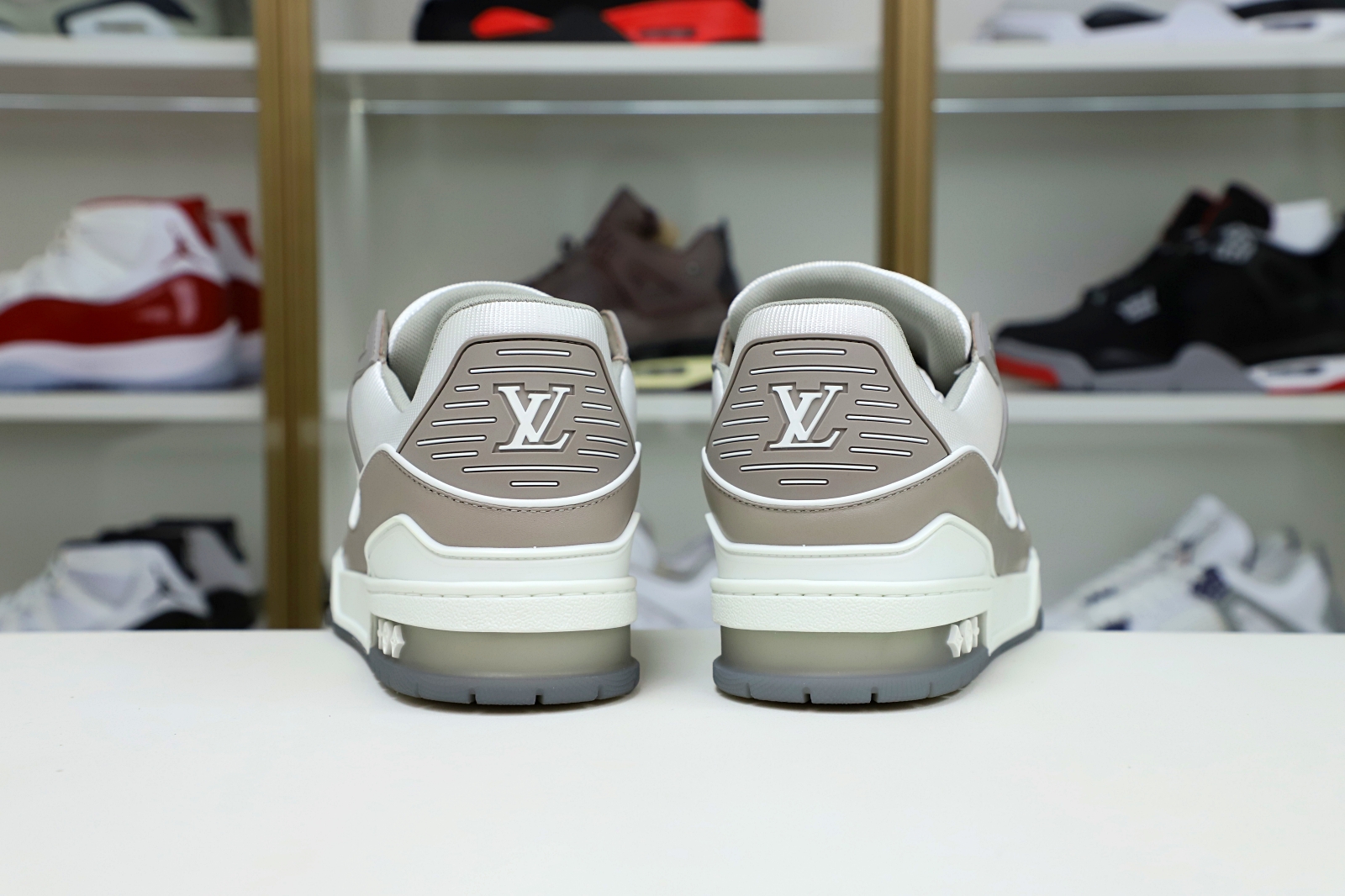 L/V  Trainer - finekick.vip