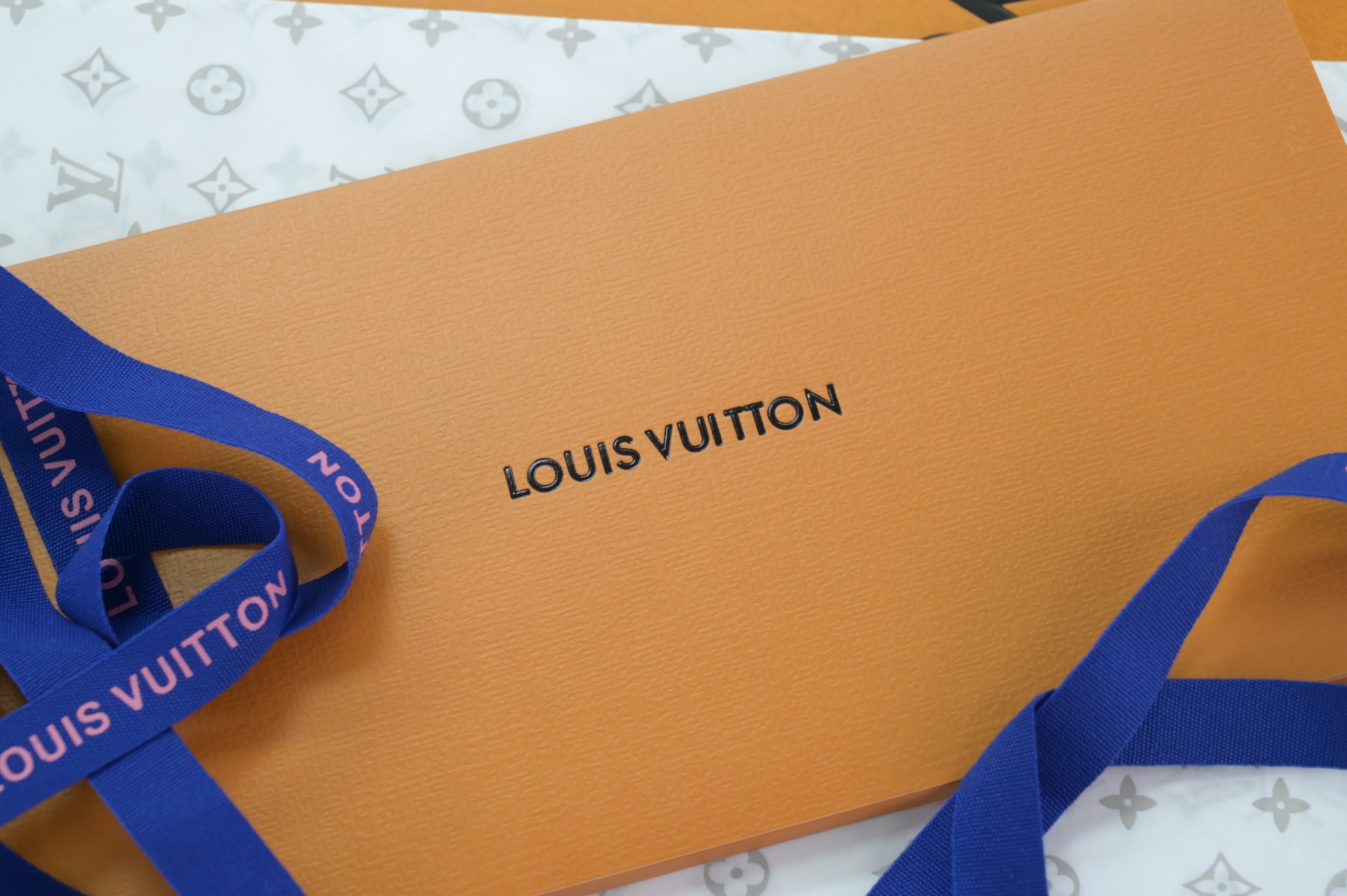 LOUIS VUITTON - finekick.vip