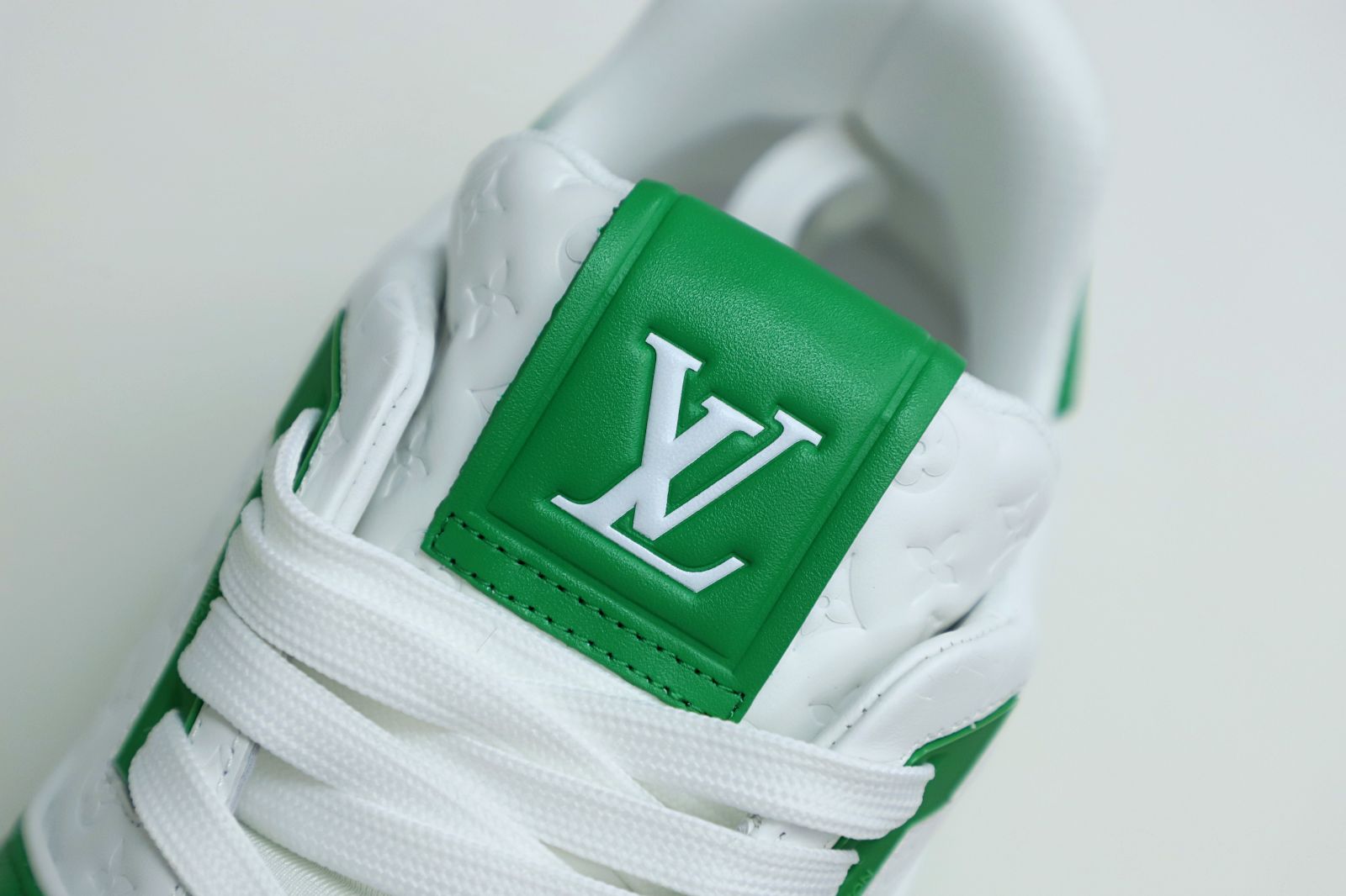 L/V  Trainer - finekick.vip