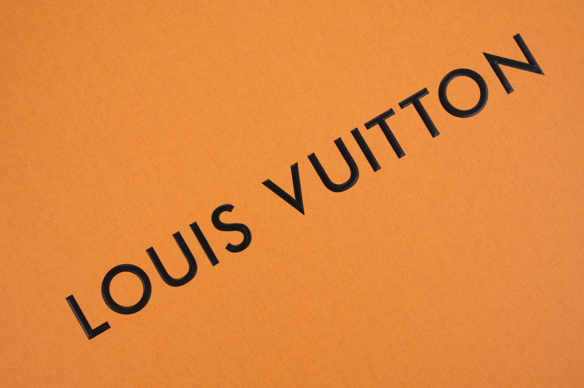 LOUIS VUITTON - finekick.vip