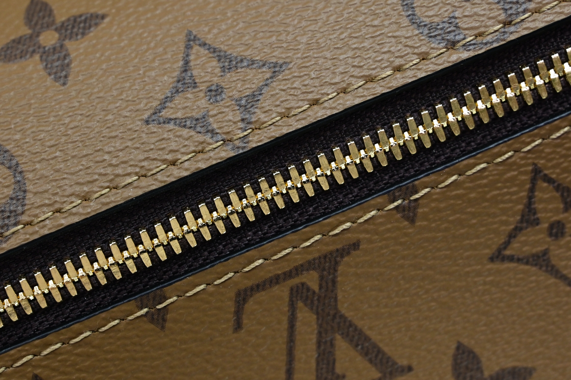 LOUIS VUITTON - finekick.vip