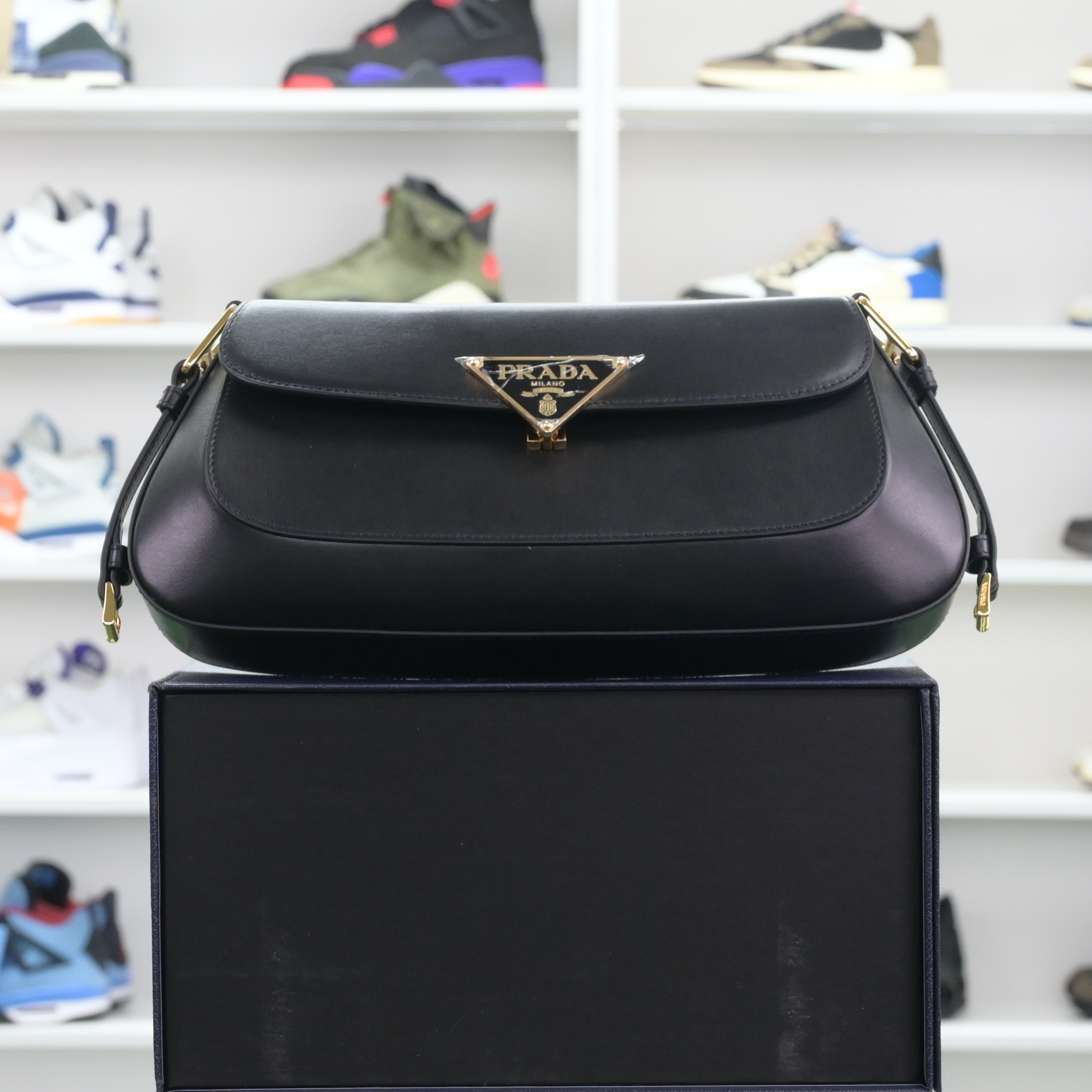PRADA - finekick.vip