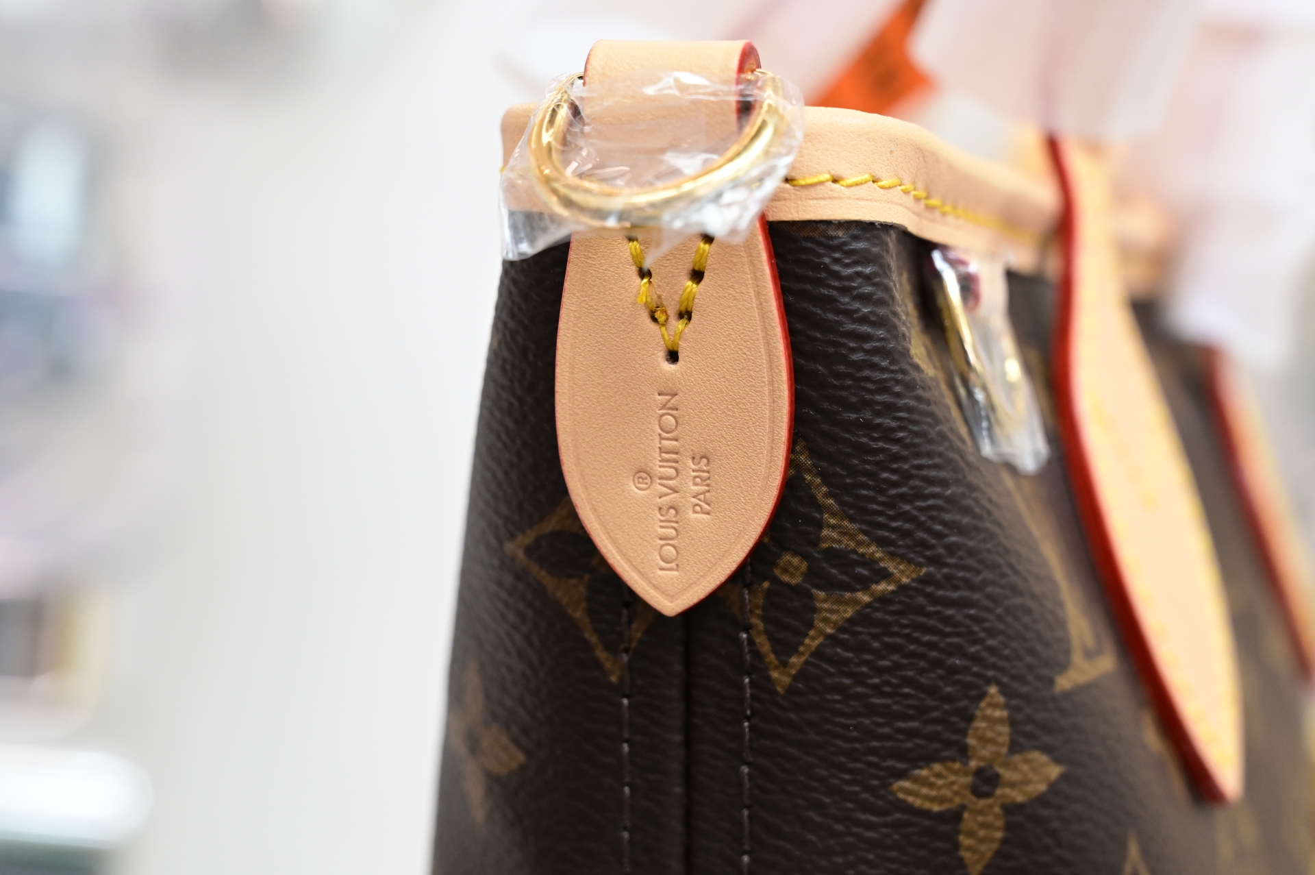 LOUIS VUITTON - finekick.vip