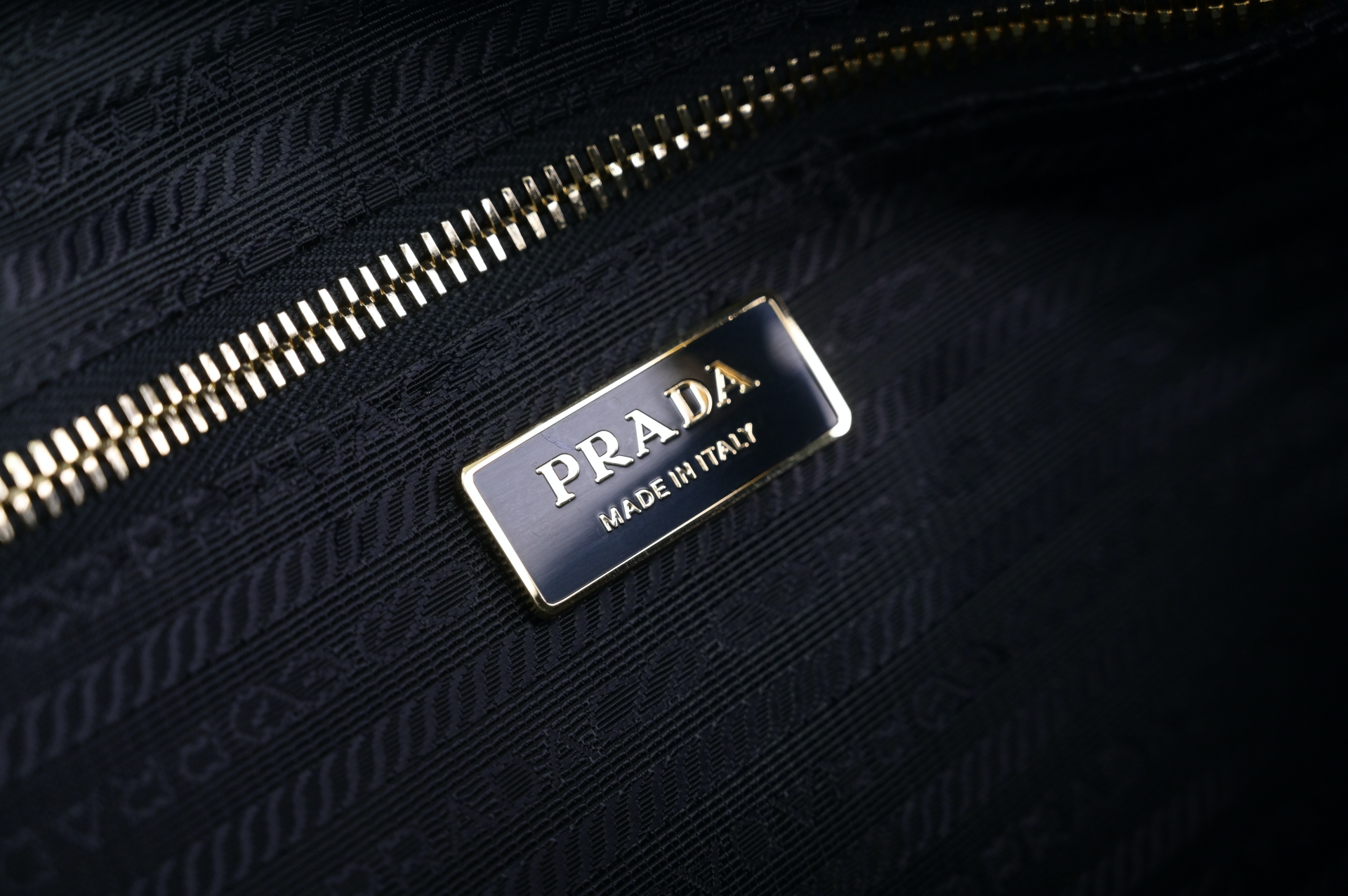PRADA - finekick.vip