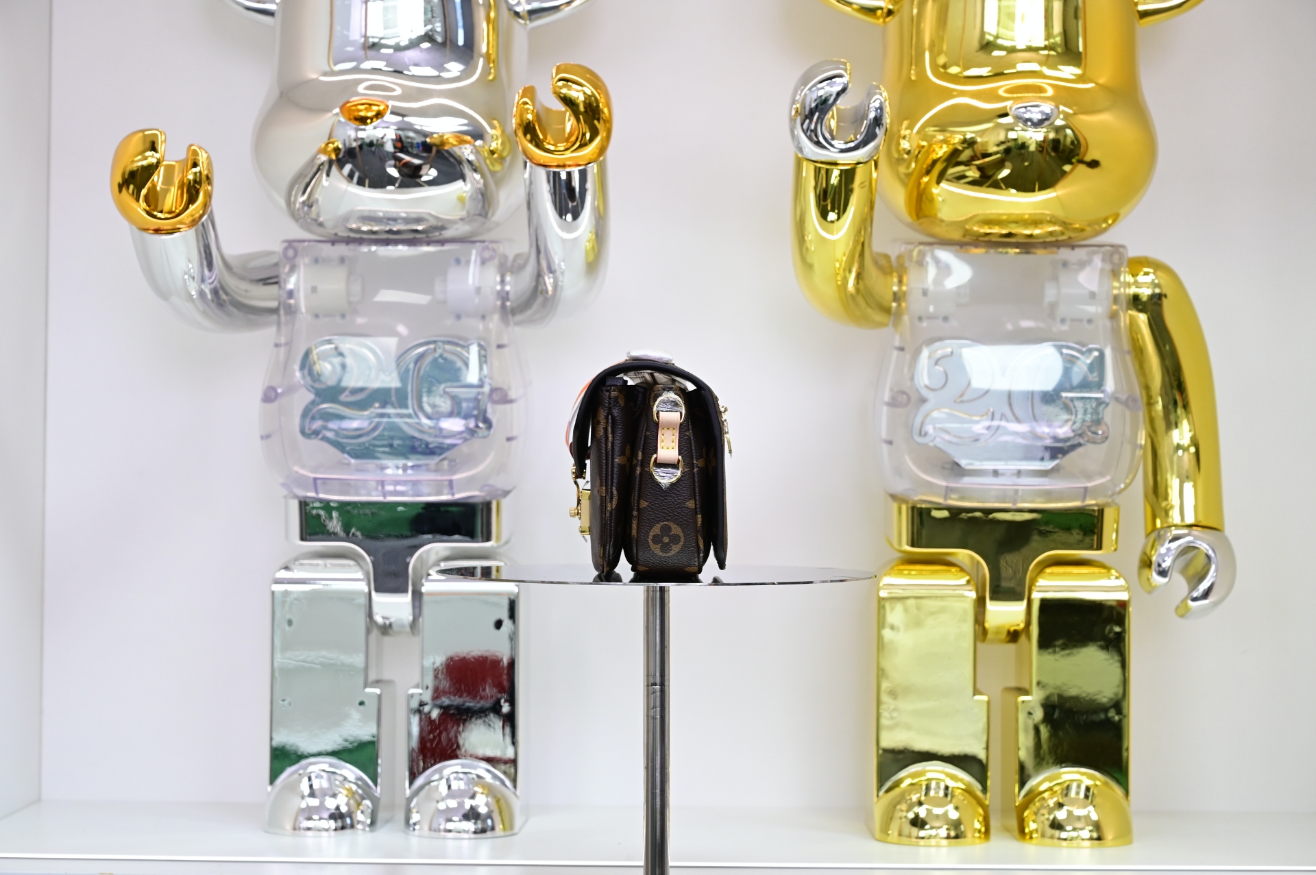 LOUIS VUITTON - finekick.vip
