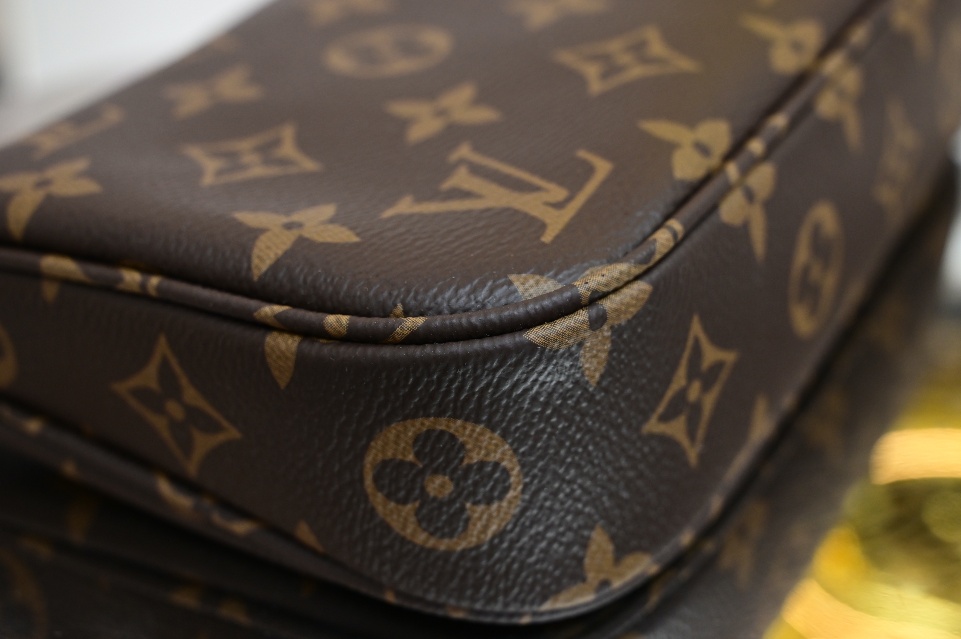 LOUIS VUITTON - finekick.vip
