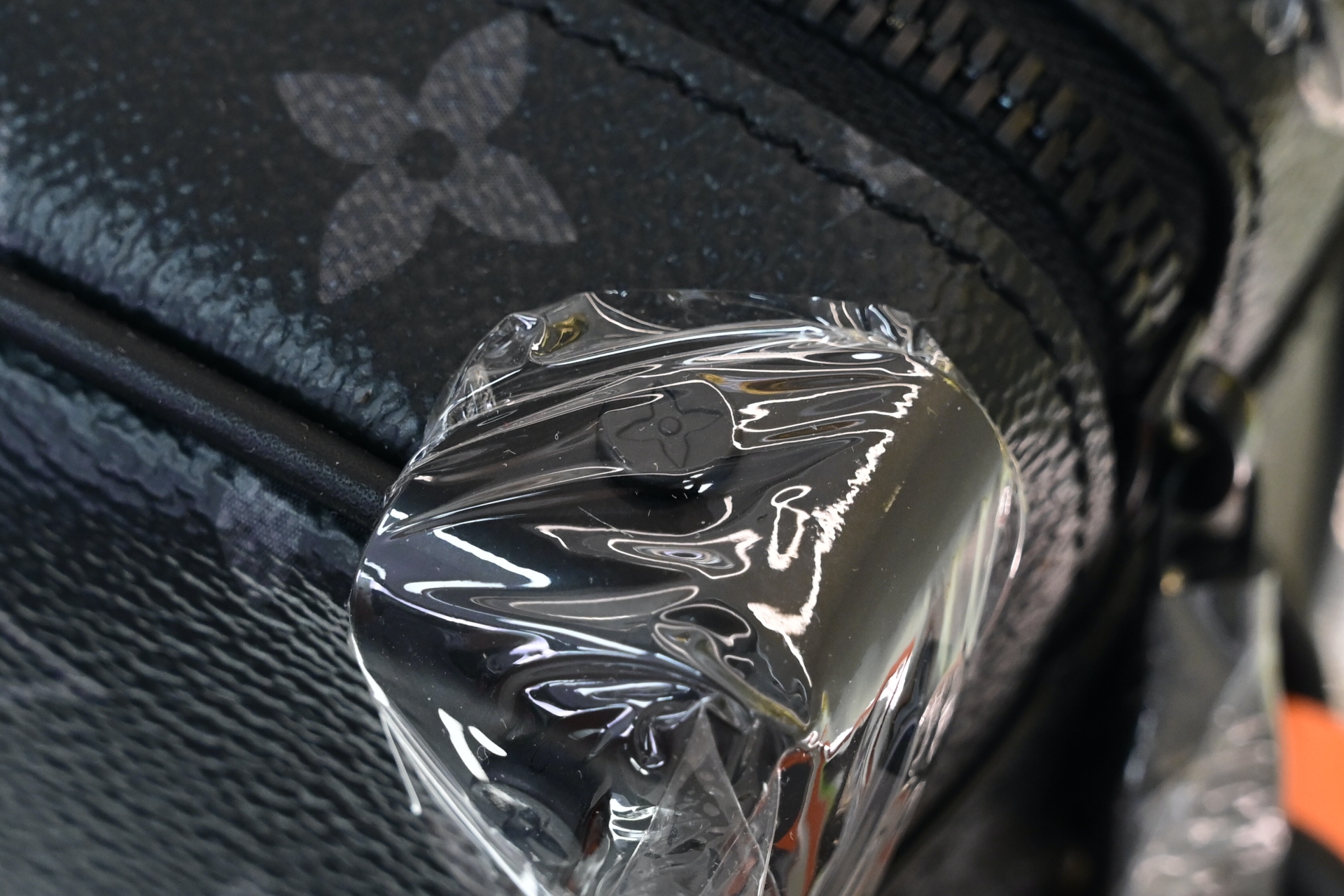 LOUIS VUITTON - finekick.vip