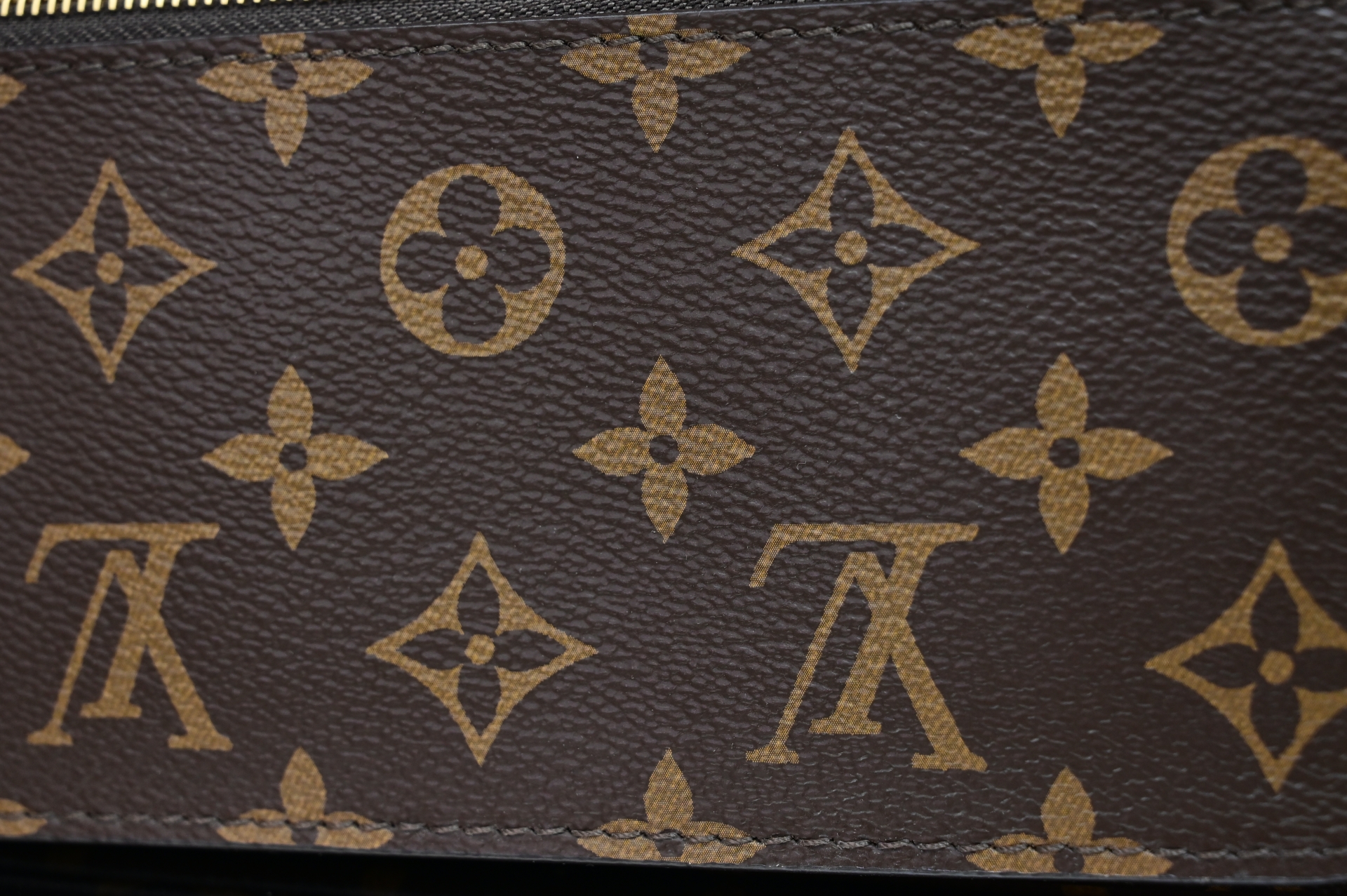 LOUIS VUITTON - finekick.vip