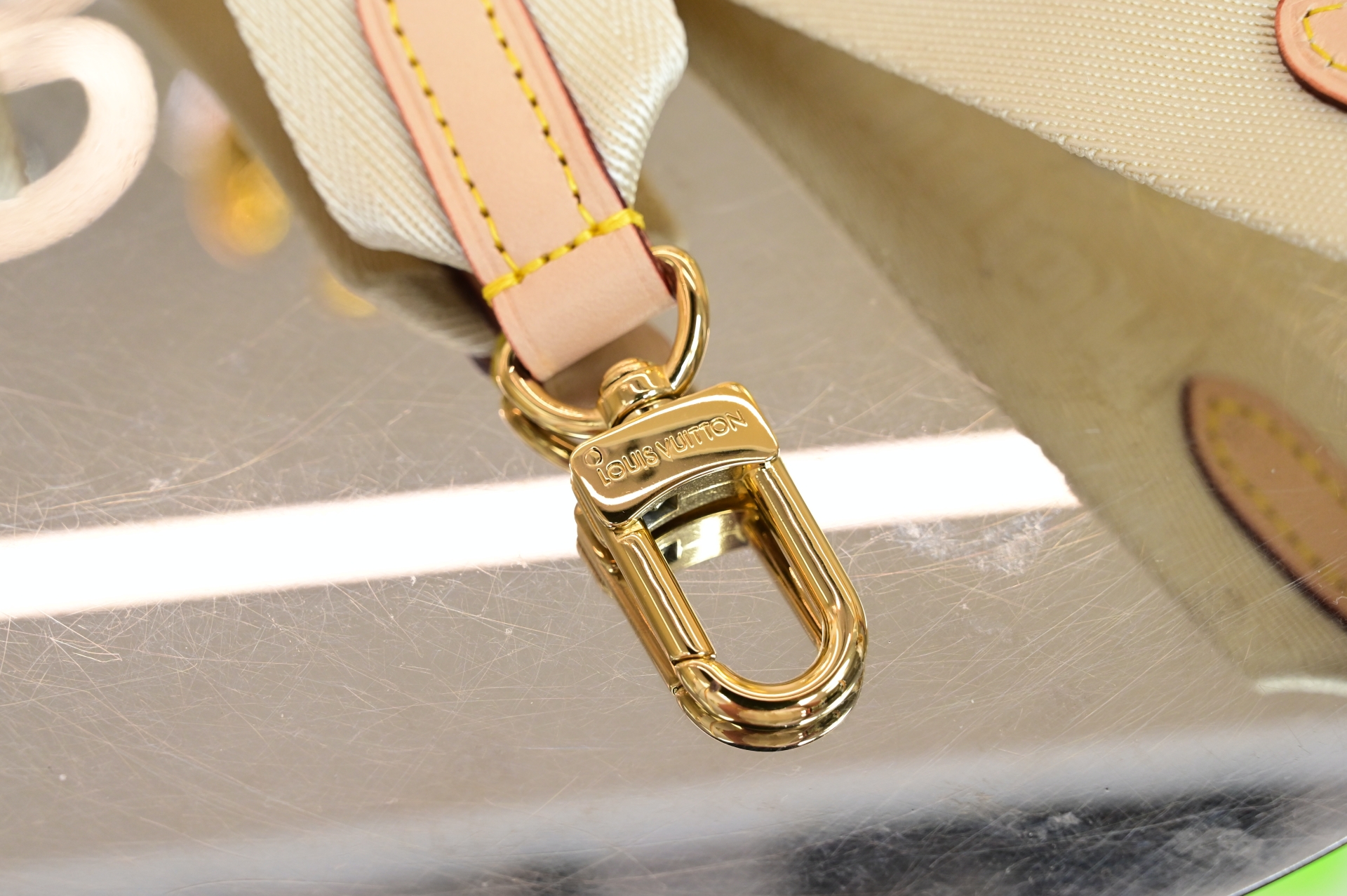 LOUIS VUITTON - finekick.vip